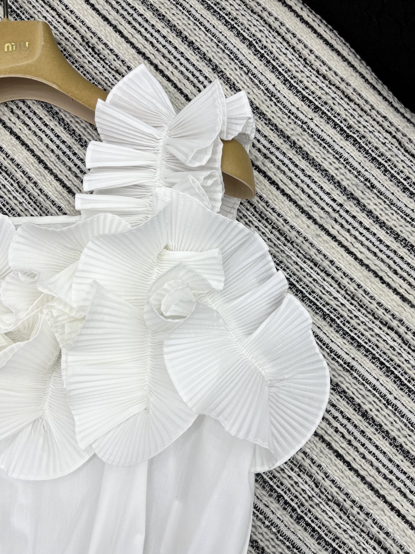 🛒𝐍𝐄𝐖 · 𝟐𝟎𝟐5/爆款现货

原单品质  Zim*｜25高级手工坊宫廷风荷叶花边衬衫
高定面料 方