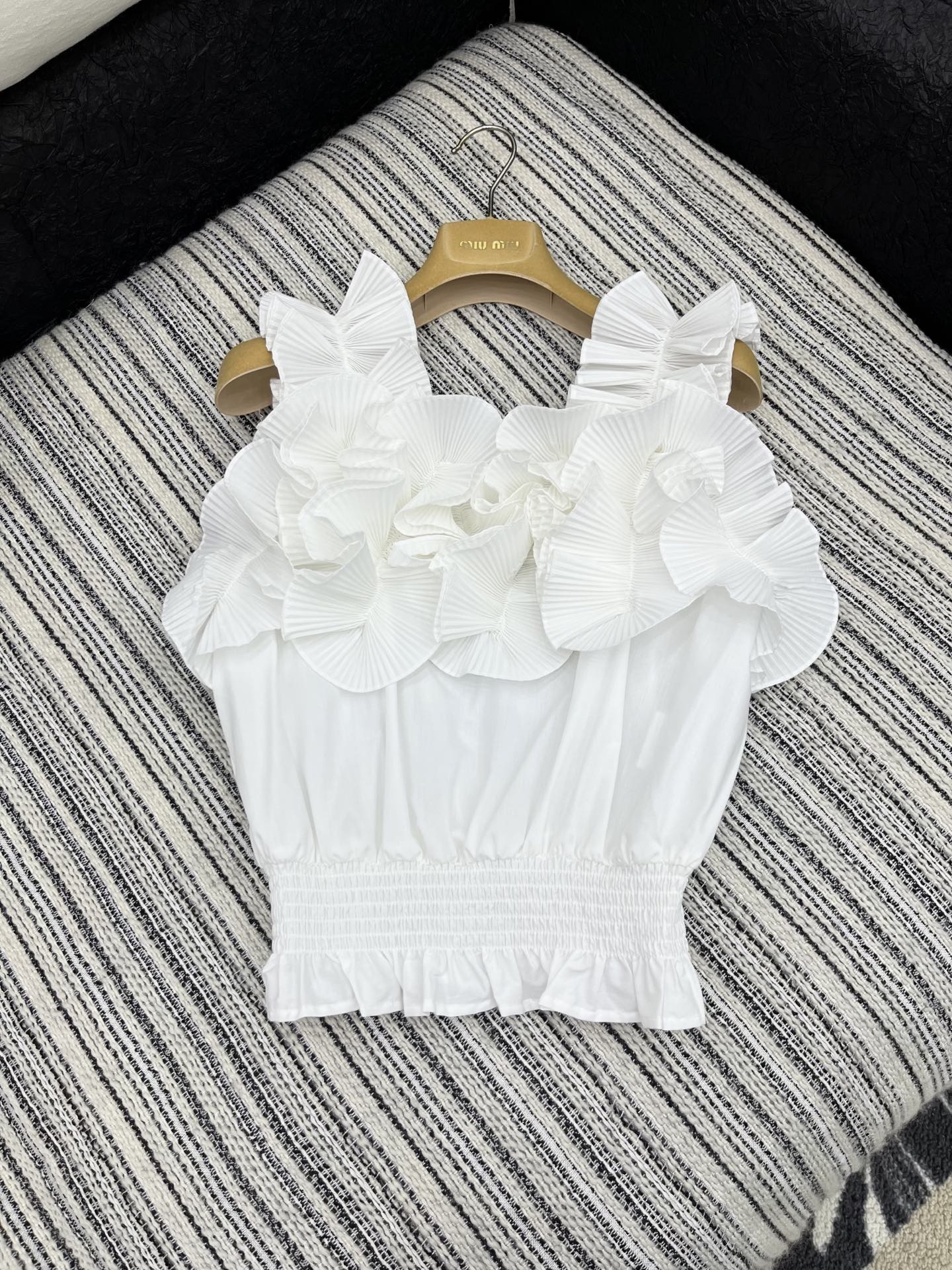 🛒𝐍𝐄𝐖 · 𝟐𝟎𝟐5/爆款现货

原单品质  Zim*｜25高级手工坊宫廷风荷叶花边衬衫
高定面料 方