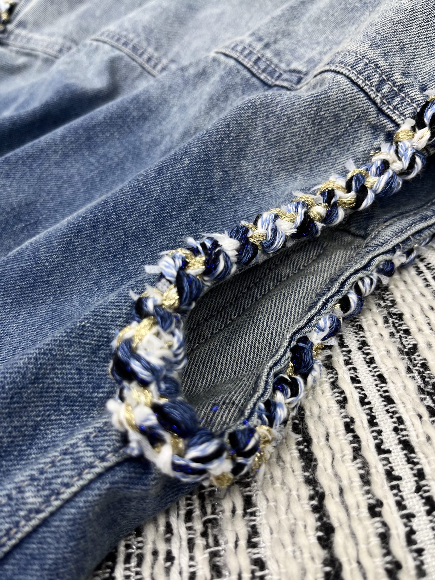 🛒𝐍𝐄𝐖 · 𝟐𝟎𝟐5/爆款现货

【原版定制】 Cha*｜25新款系列牛仔马甲外套

潮版来袭，解锁多