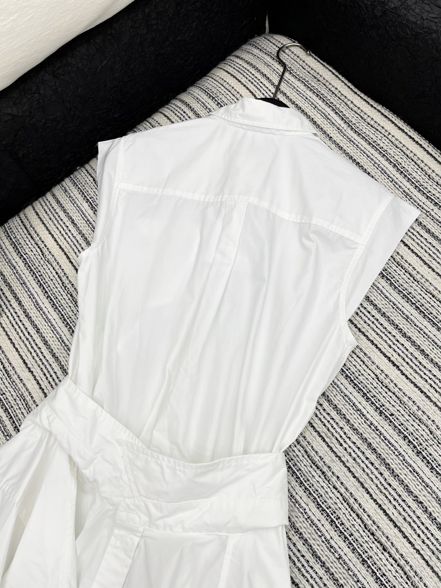 🛒𝐍𝐄𝐖 · 𝟐𝟎𝟐5/爆款现货

原单品质  Alex*｜25新品系列错层收腰衬衫连衣裙
最美的气质女