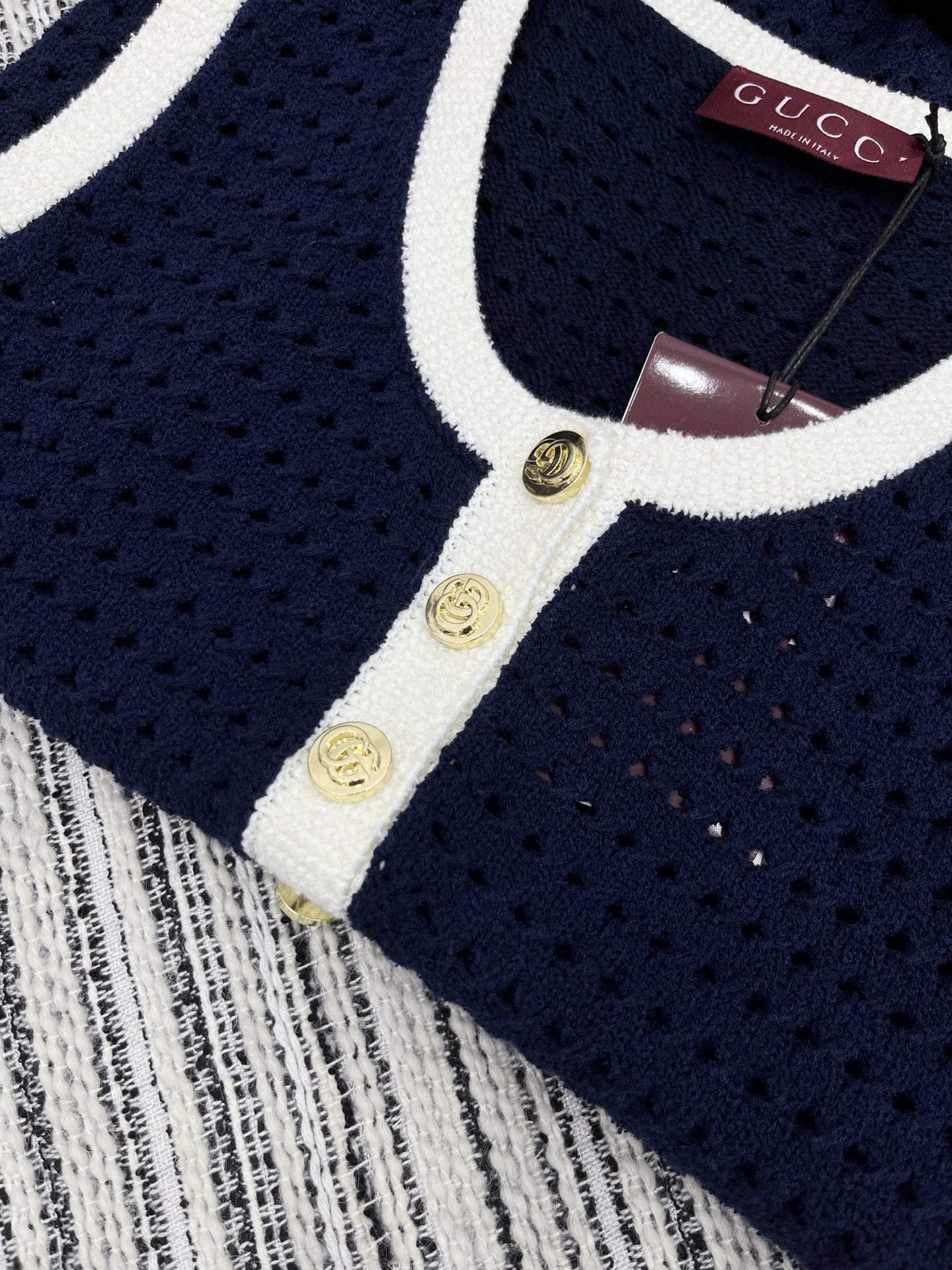 🛒𝐍𝐄𝐖 · 𝟐𝟎𝟐5/爆款现货

原单品质  Guc *｜25新品无袖网格针织裙
颜色正  精致常规版