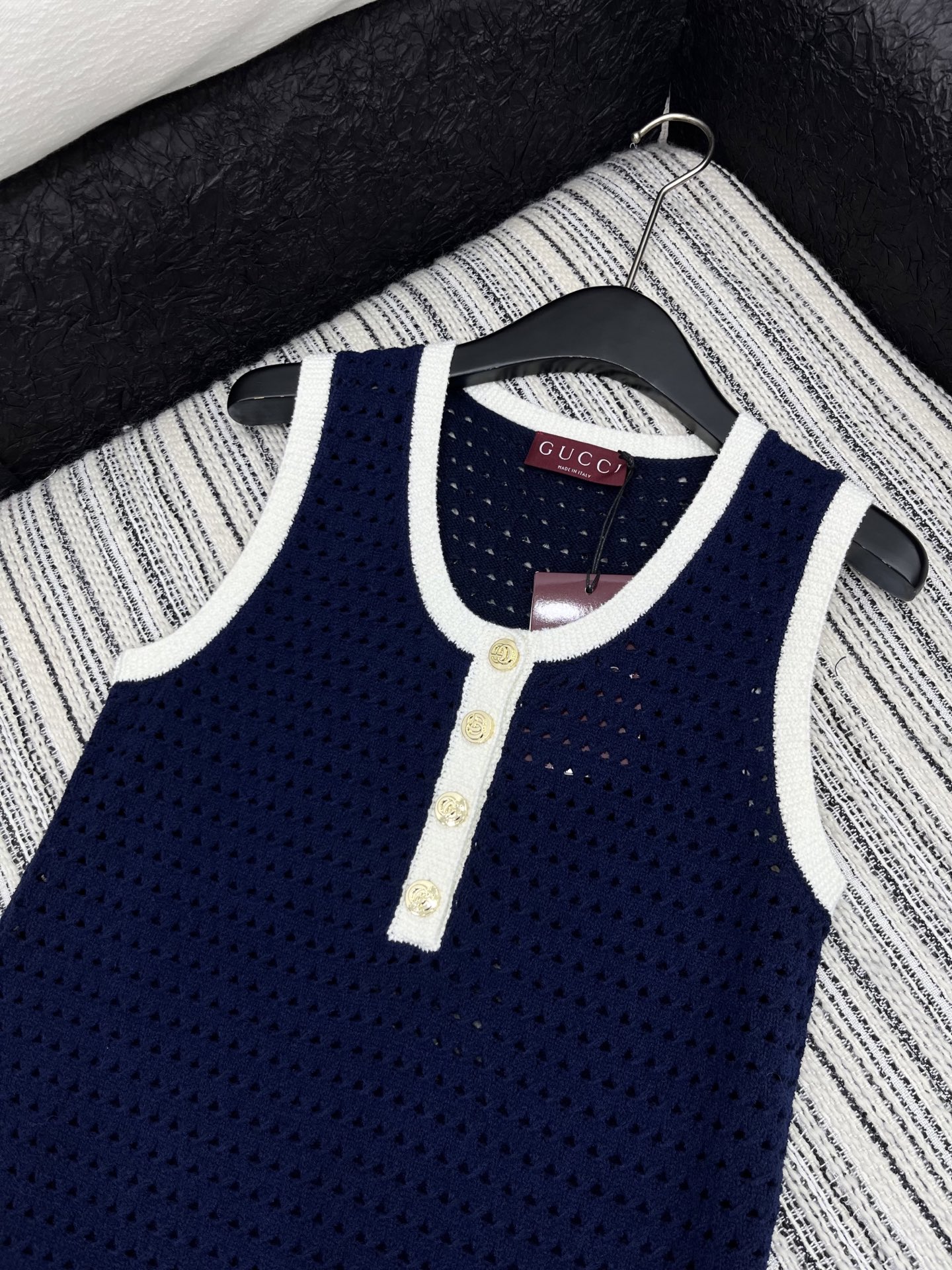 🛒𝐍𝐄𝐖 · 𝟐𝟎𝟐5/爆款现货

原单品质  Guc *｜25新品无袖网格针织裙
颜色正  精致常规版