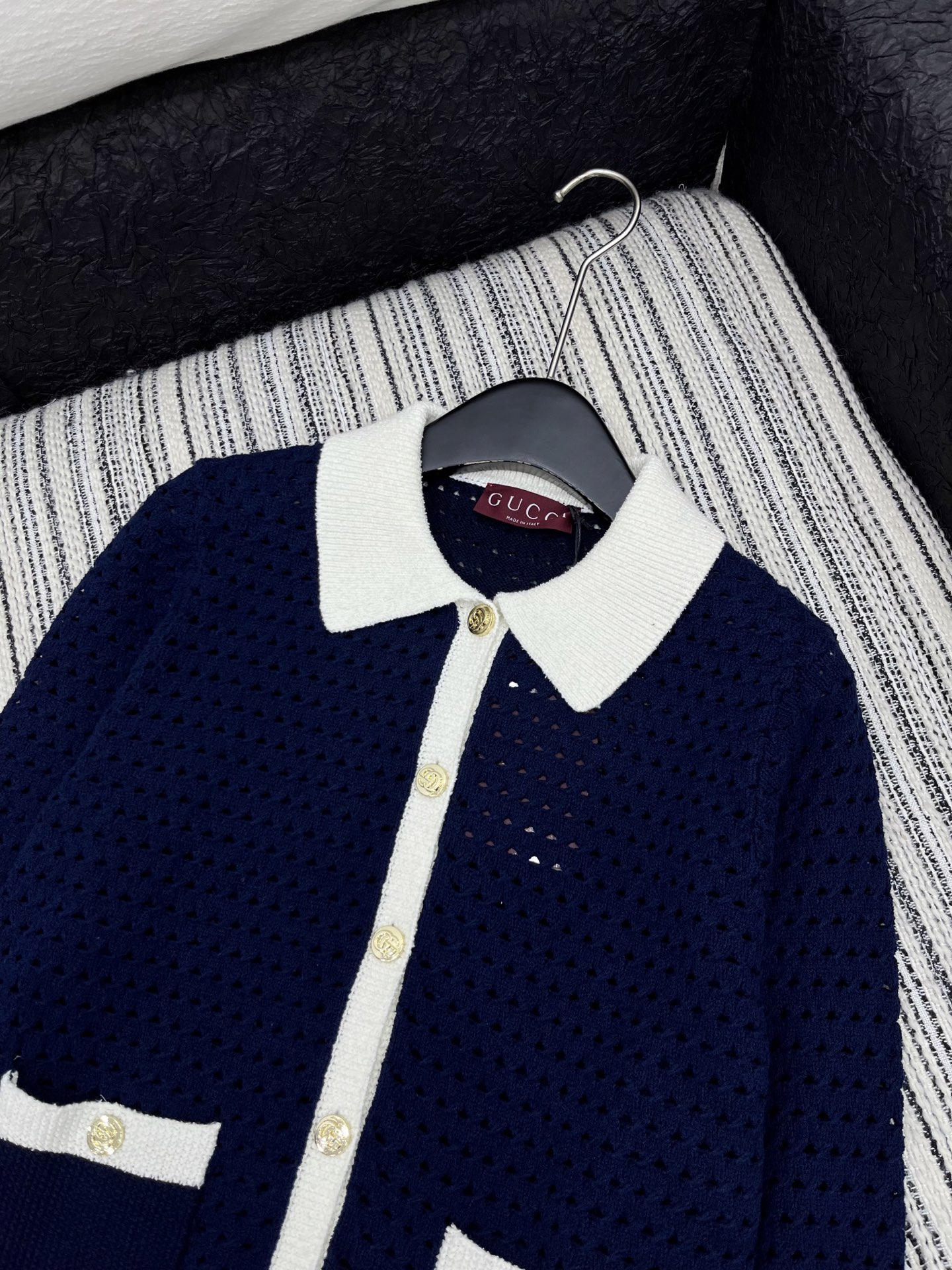 🛒𝐍𝐄𝐖 · 𝟐𝟎𝟐5/爆款现货

原单品质  Guc *｜25新品撞色网格针织开衫
颜色正  精致常规
