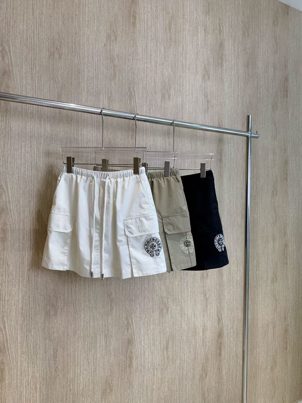 🛒𝐍𝐄𝐖 · 𝟐𝟎𝟐5/爆款现货

原单品质  克罗星｜25新款工装式半裙
颜色百搭高级 定制抽绳尽显高