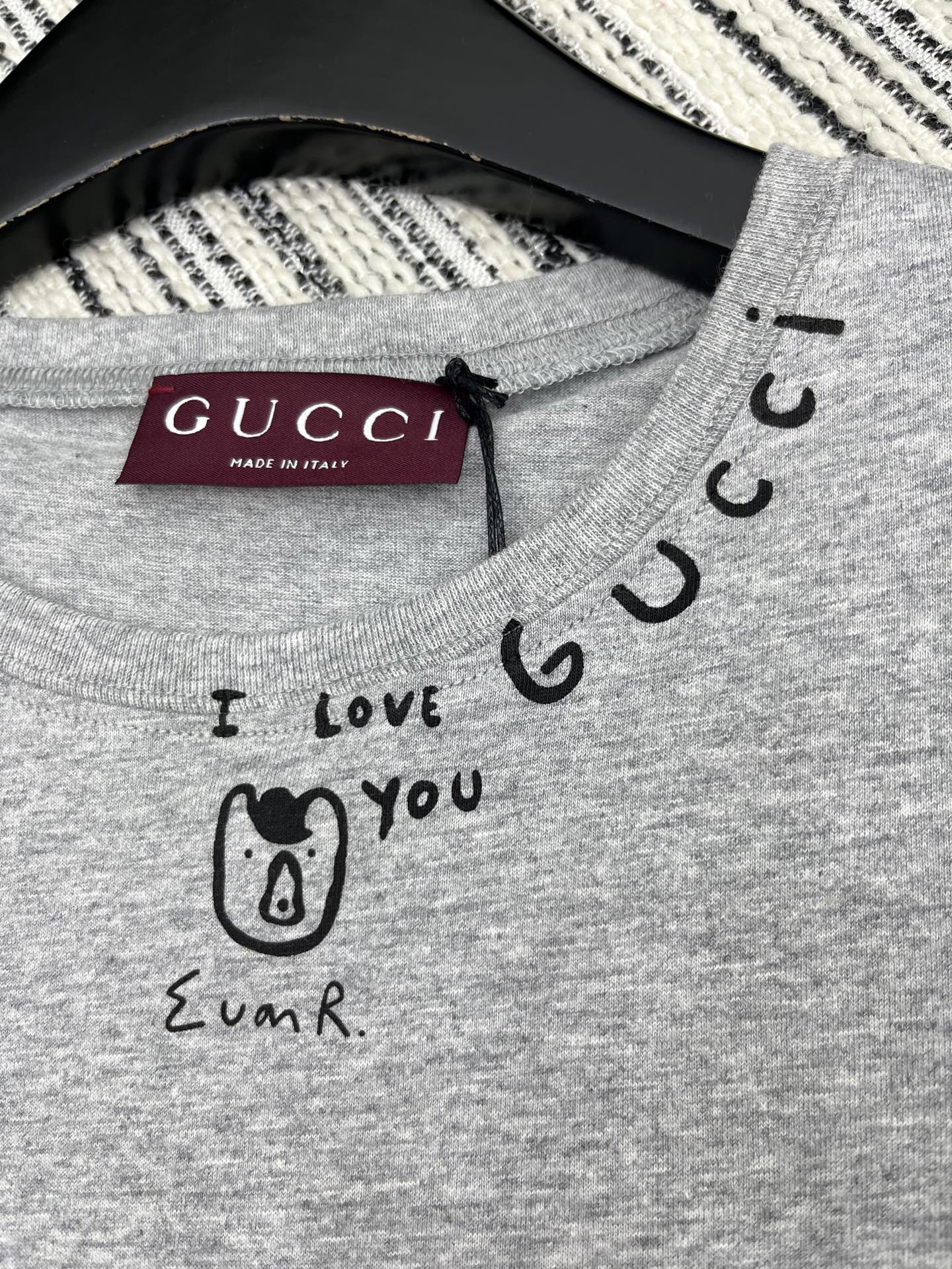 🛒𝐍𝐄𝐖 · 𝟐𝟎𝟐5/爆款现货

原单品质 Gucc*｜25限定系列新品涂鸦印花短袖T恤
精致小版型上