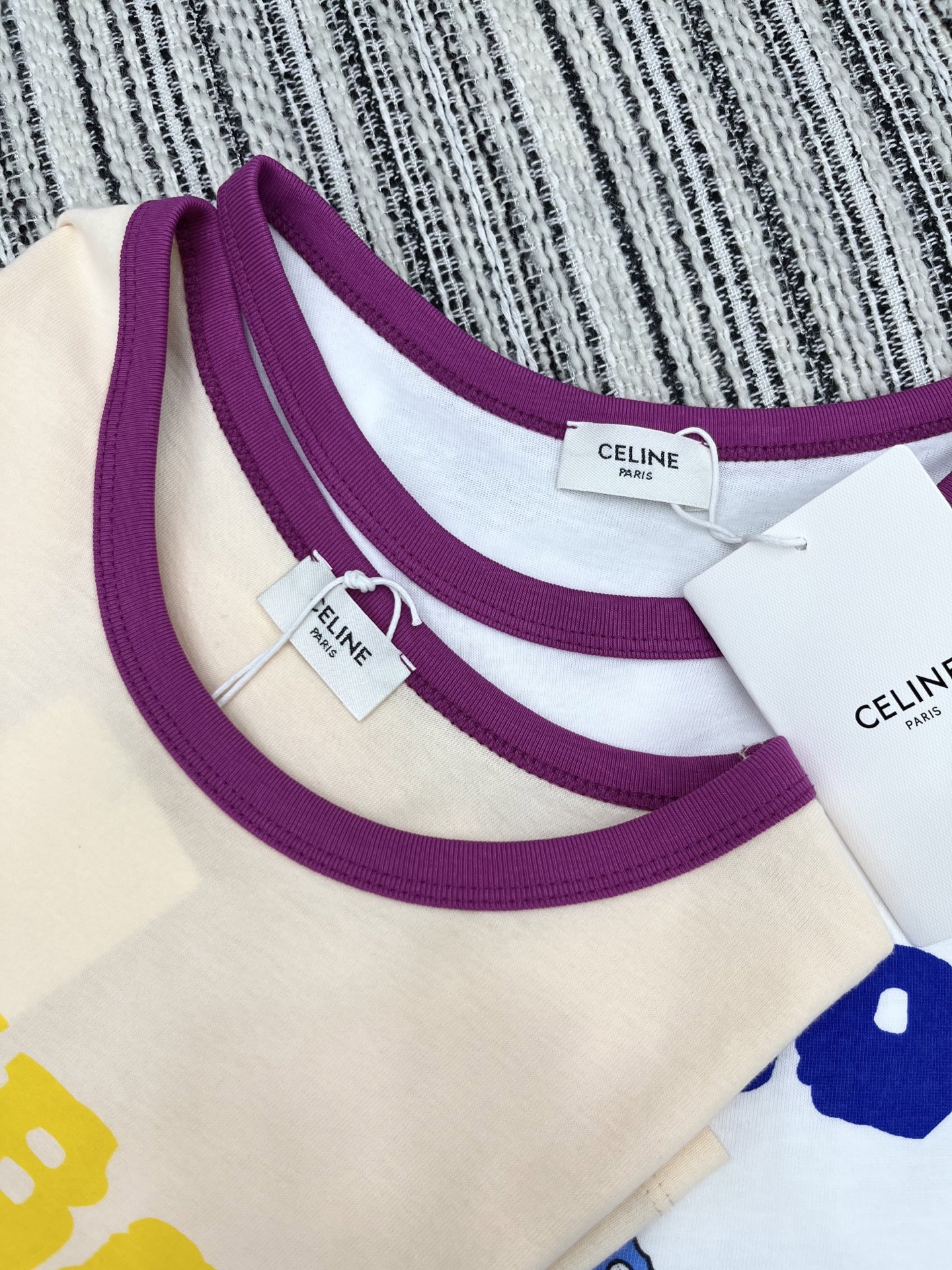 🛒𝐍𝐄𝐖 · 𝟐𝟎𝟐5/爆款现货

原单品质  Celin*｜25新品撞色印花短袖T恤
精致版型上身巨显