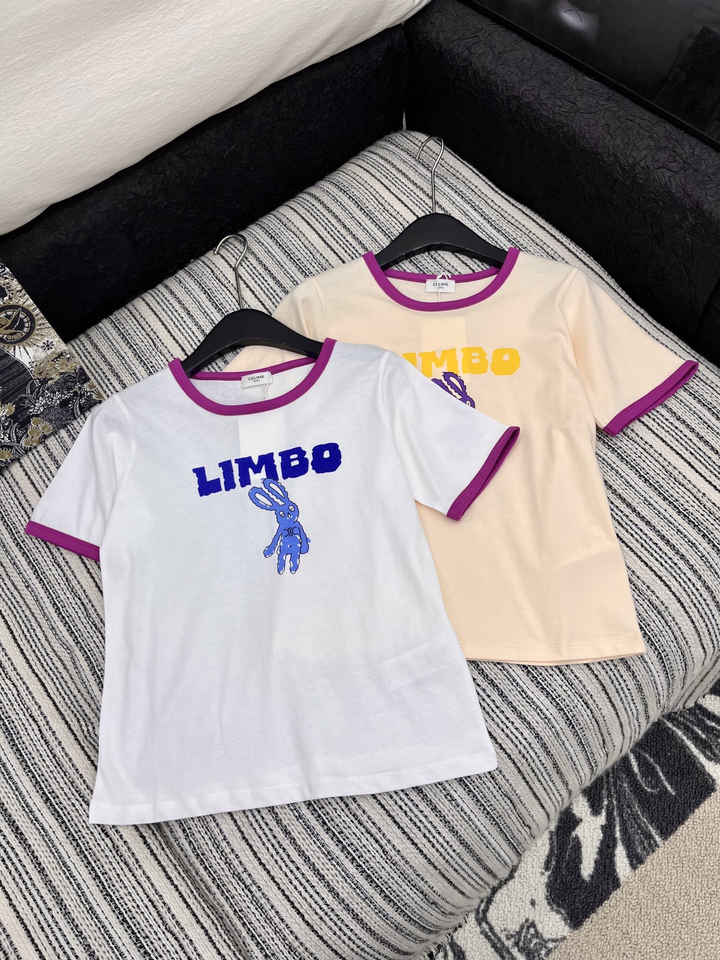🛒𝐍𝐄𝐖 · 𝟐𝟎𝟐5/爆款现货

原单品质  Celin*｜25新品撞色印花短袖T恤
精致版型上身巨显