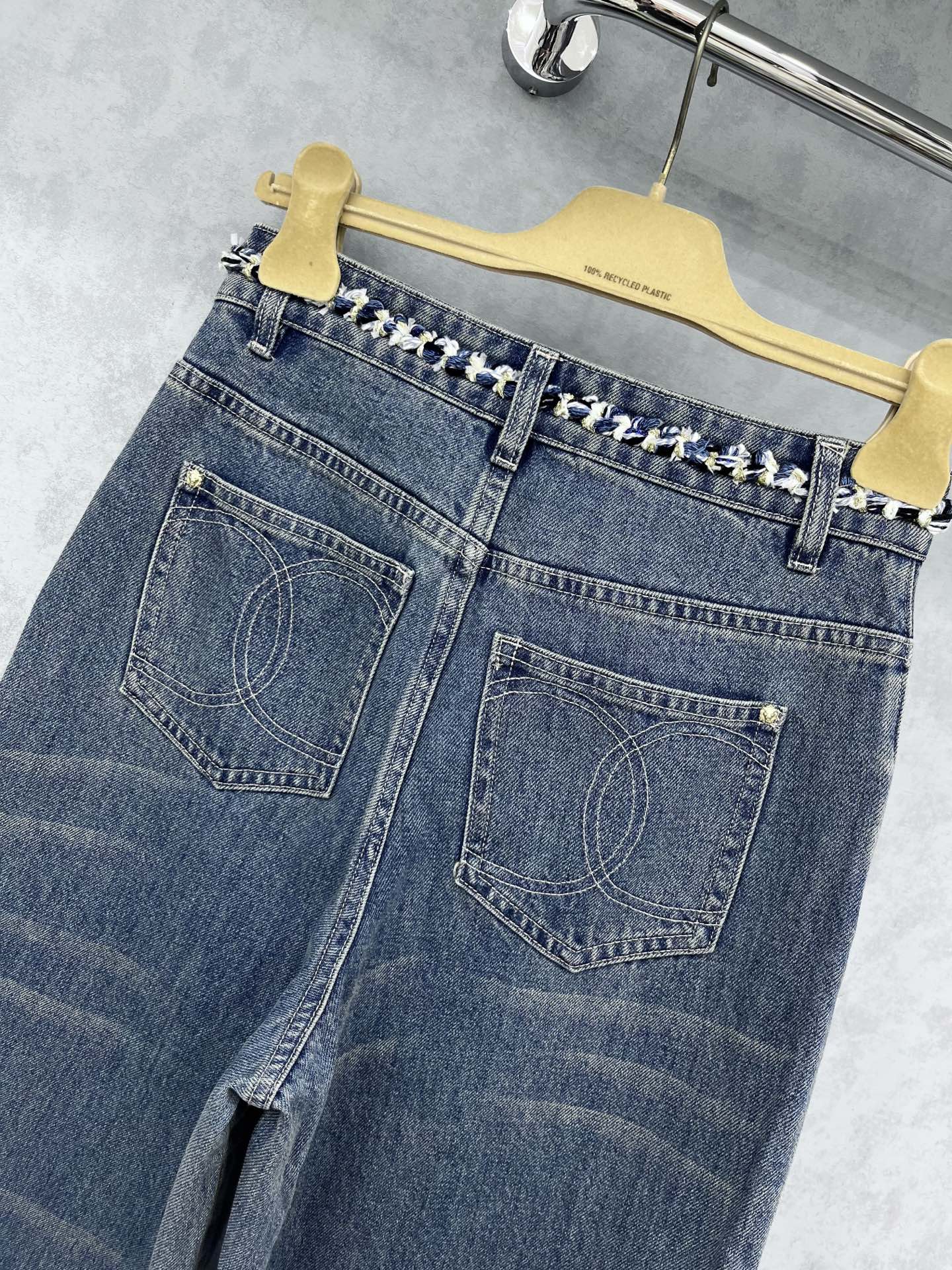 🛒𝐍𝐄𝐖 · 𝟐𝟎𝟐5/爆款现货

【原版定制】   Chane*｜Coco 系列花边腰头牛仔长裤
采用