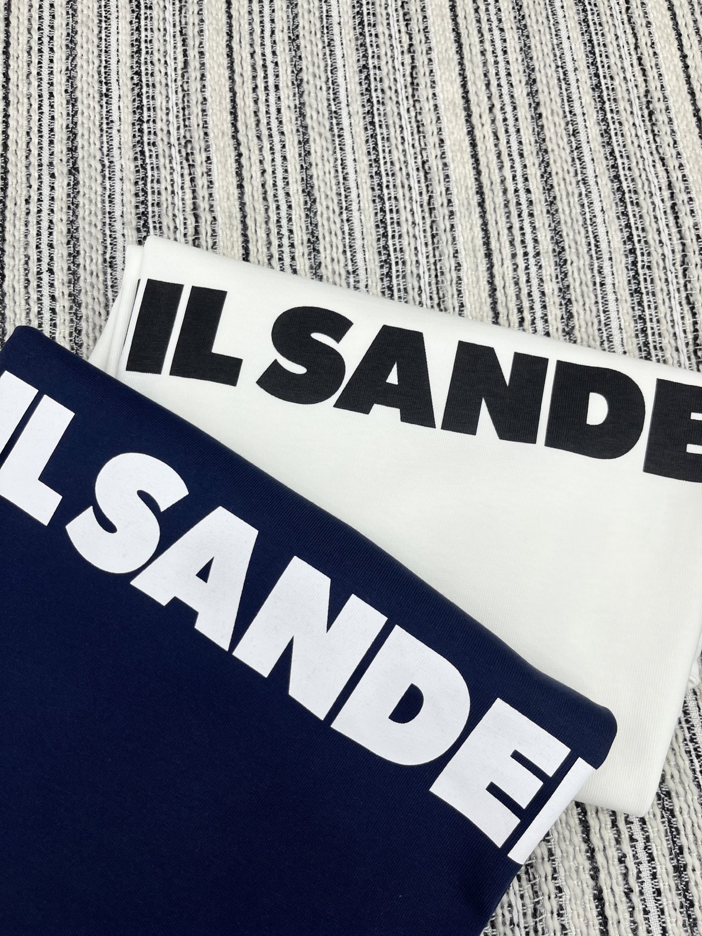 2025 New JIL Sande*25 Short-Sleeve T-shirt in Blue and White - 图片 6
