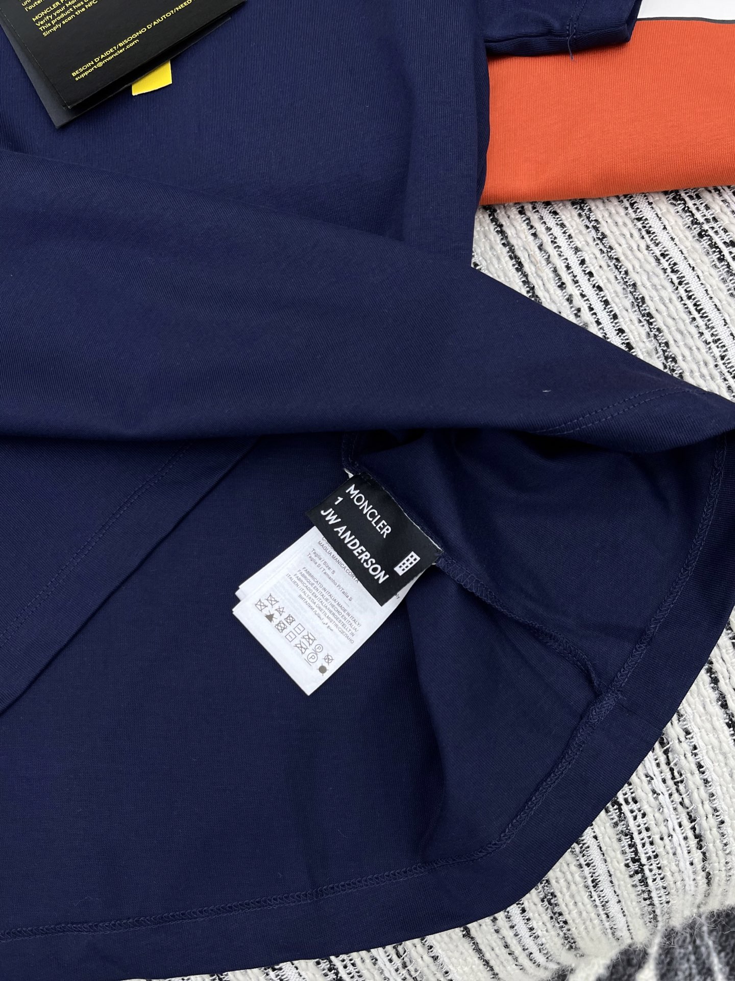 2025 New Hardcore Female Suit with Monograph Design in Blue, Orange, Red - 图片 8