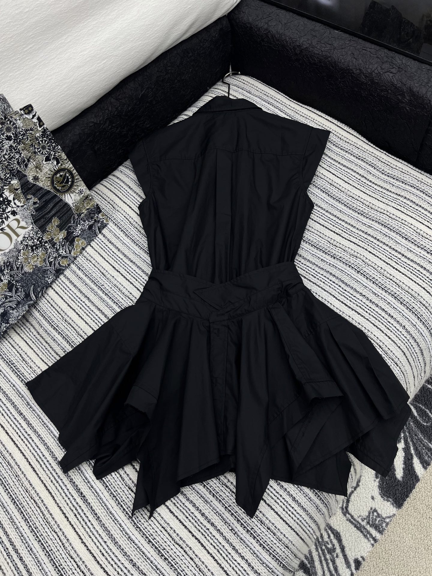 2025 Women’s Suit: Elegant, Inclusive, and Stylish in White and Black - 图片 6