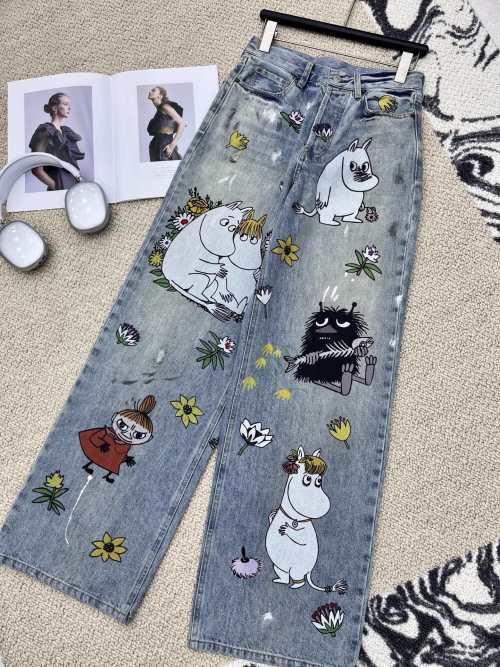 Moomin Print High-Waisted Denim Jeans - Vintage-Inspired Style 1 Moomin Print High-Waisted Denim Jeans - Vintage-Inspired Style