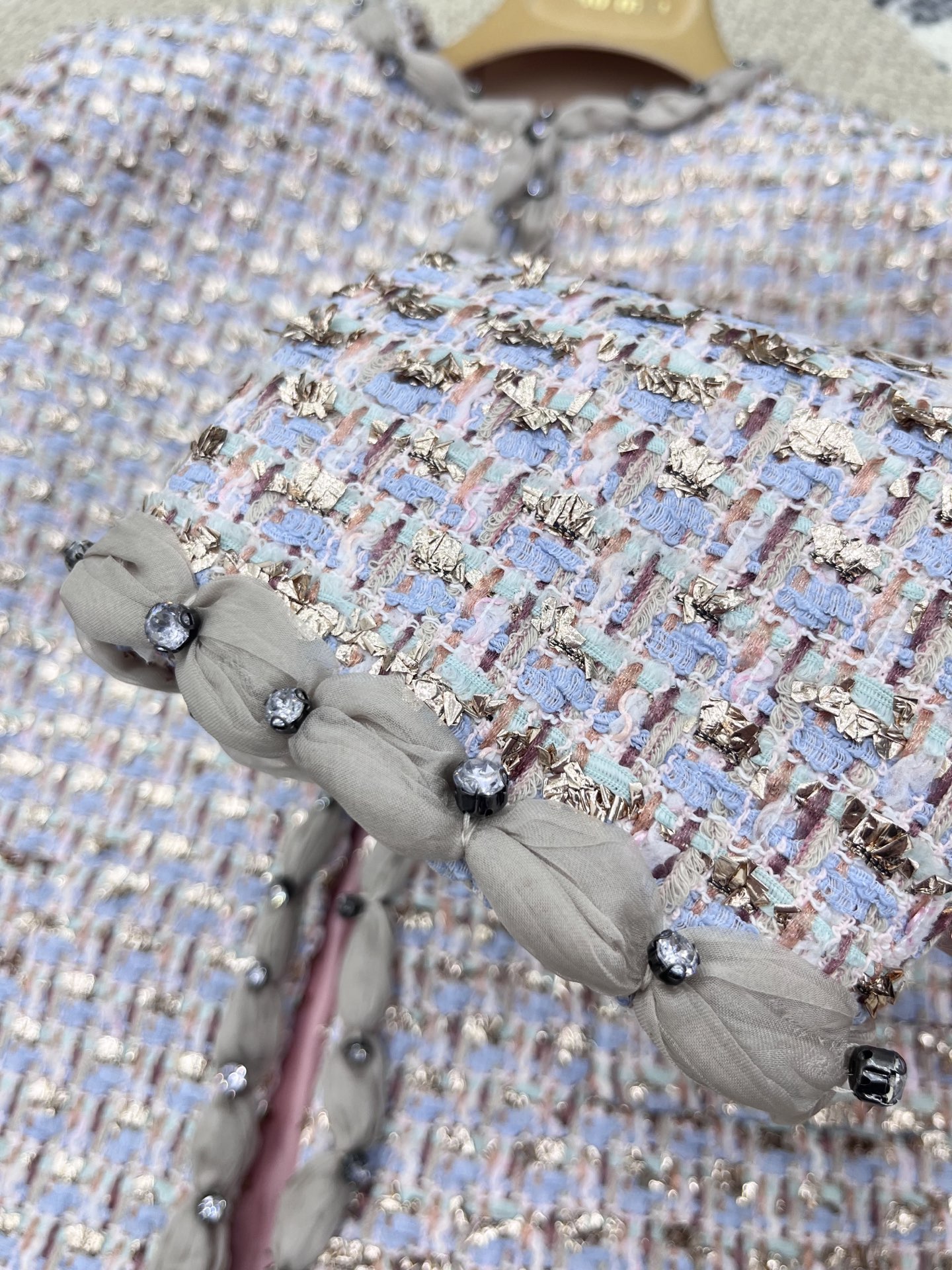 🛒𝐍𝐄𝐖 · 𝟐𝟎𝟐5/爆款现货【原版定制】Valentin*｜2025新品编织粗花呢圆领外套｜半裙定制