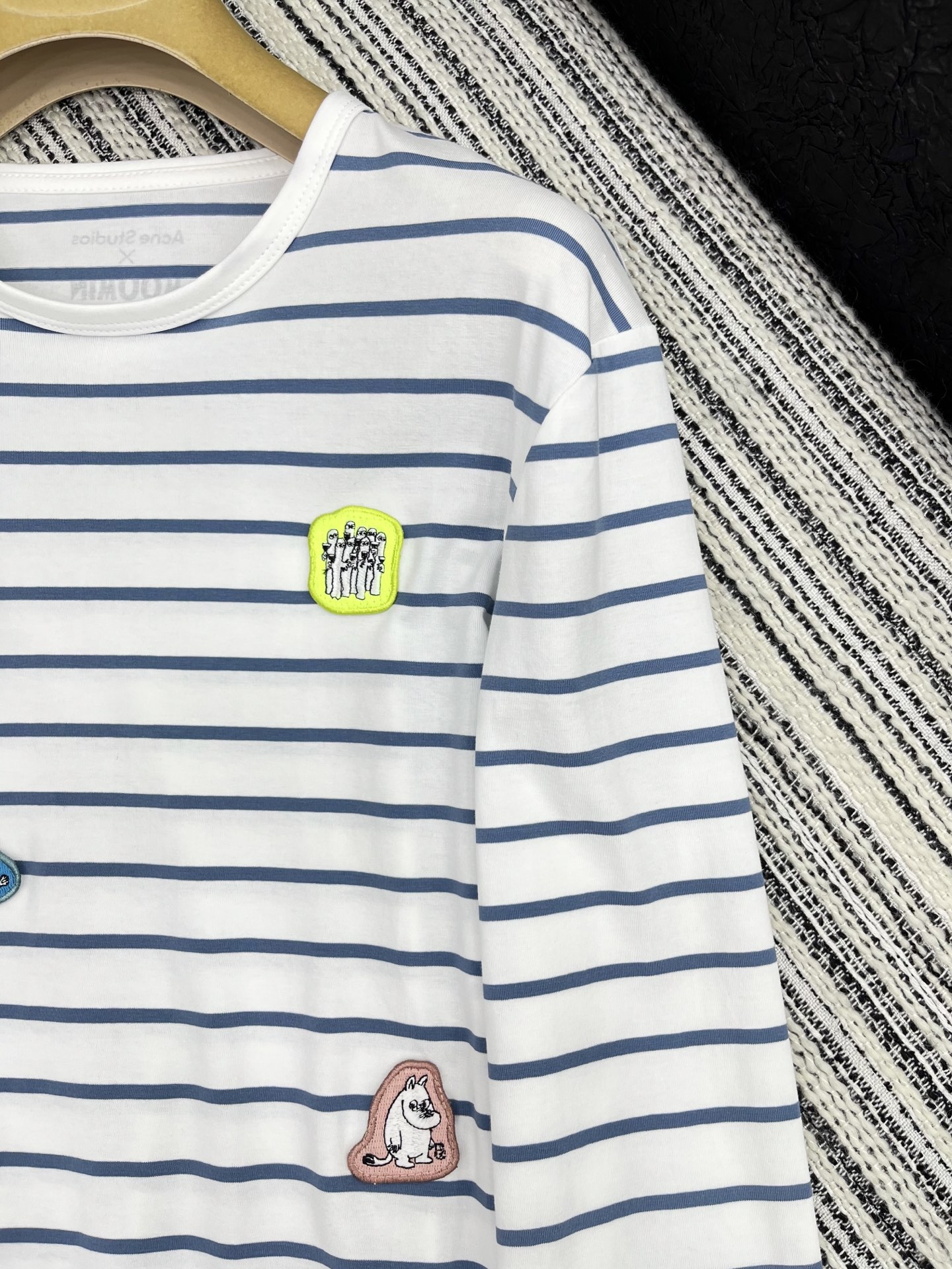 2025 Women’s Suit with Striped Long-Sleeved T-Shirt: Stylish Design and High Quality - 图片 3