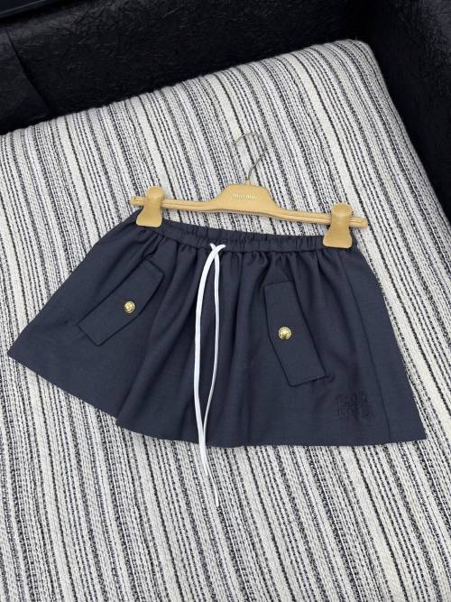 MIU MIU 2025 New Collection Drawstring Skirt with Pockets and Logo Detail 1 MIU MIU 2025 New Collection Drawstring Skirt with Pockets and Logo Detail