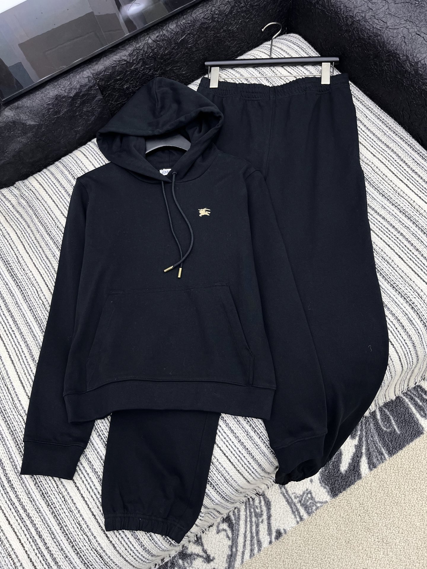 Fashionable Female Suit P989: Elegant, Leisure, High-Quality Cotton, Stylish Embroidery.