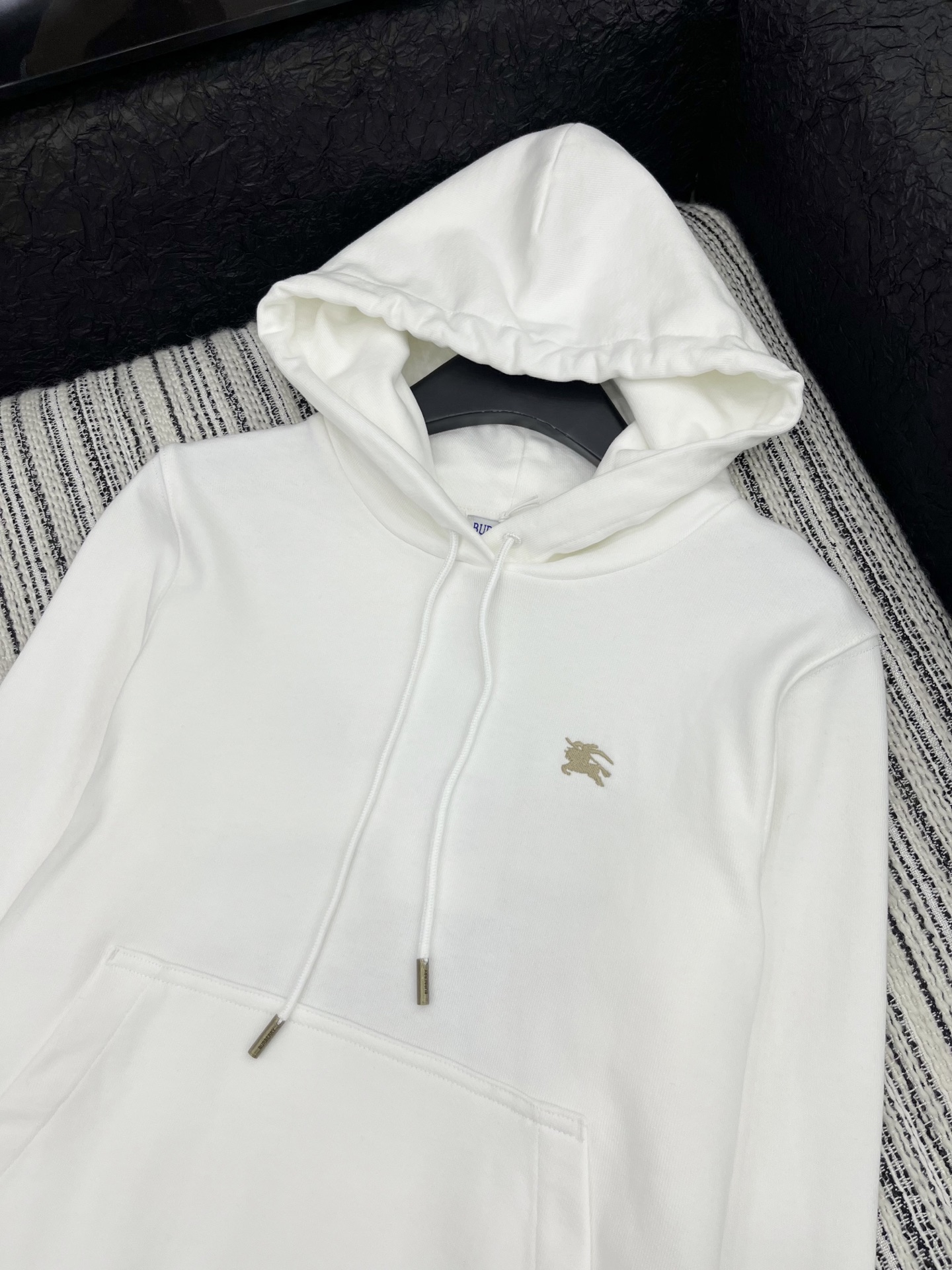 P989 Female Suit: Custom Cotton Hood with Embroidery, Elegant and Fashionable - 图片 4