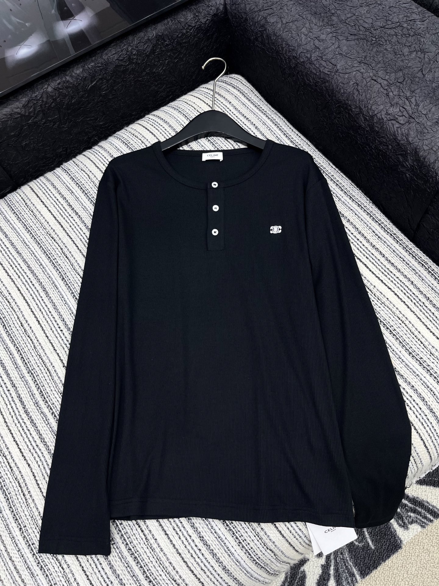 2025 Celin’s Single-Rate Female Suit: Long Sleeve Round Neck for Daily & Leisure Wear in Black & White - 图片 1
