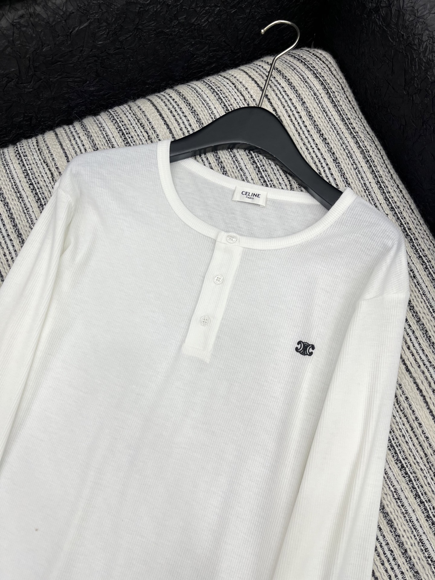 “2025 New Arrival: Celin’s Casual Long Sleeve Suit for Women in Black and White – Sizes S, M, L” - 图片 2