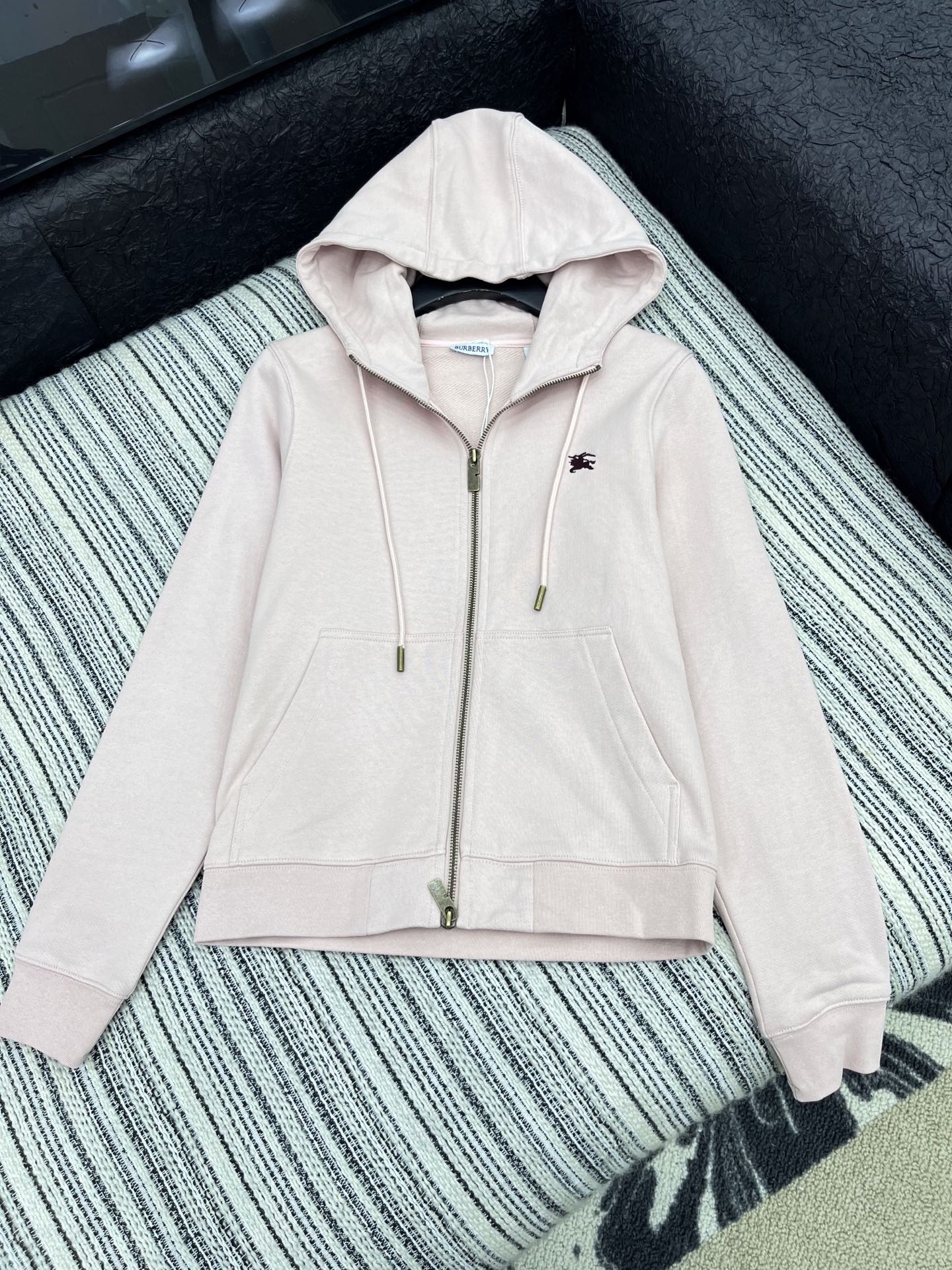 2025 New Winter Suit: High-End Tailoring, Heavy Embroidery, Elegant Design - 图片 3