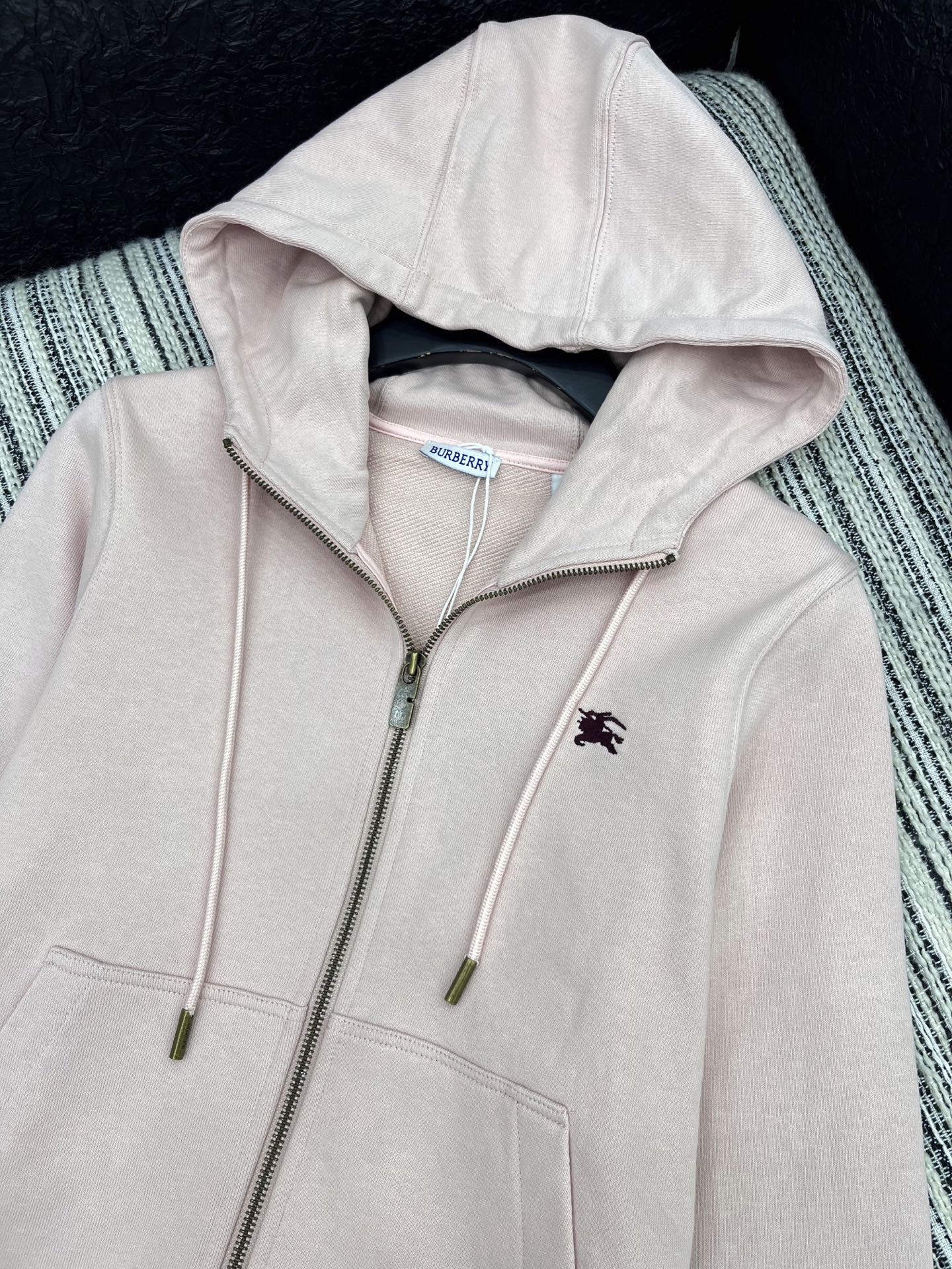 2025 New Winter Suit: High-End Tailoring, Heavy Embroidery, Elegant Design - 图片 4
