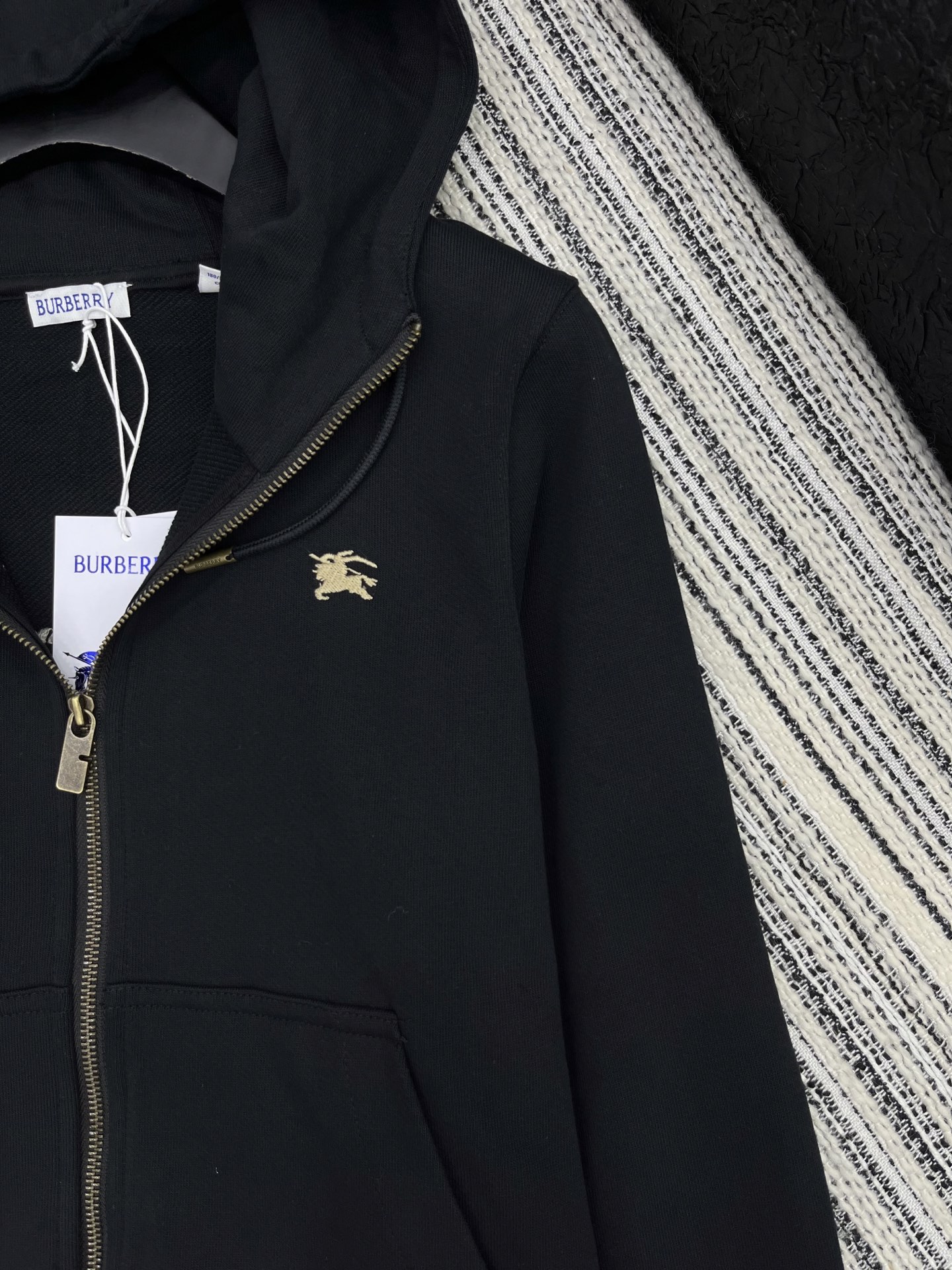 2025 New Winter Suit: High-End Tailoring, Heavy Embroidery, Elegant Leisure Fashion - 图片 5