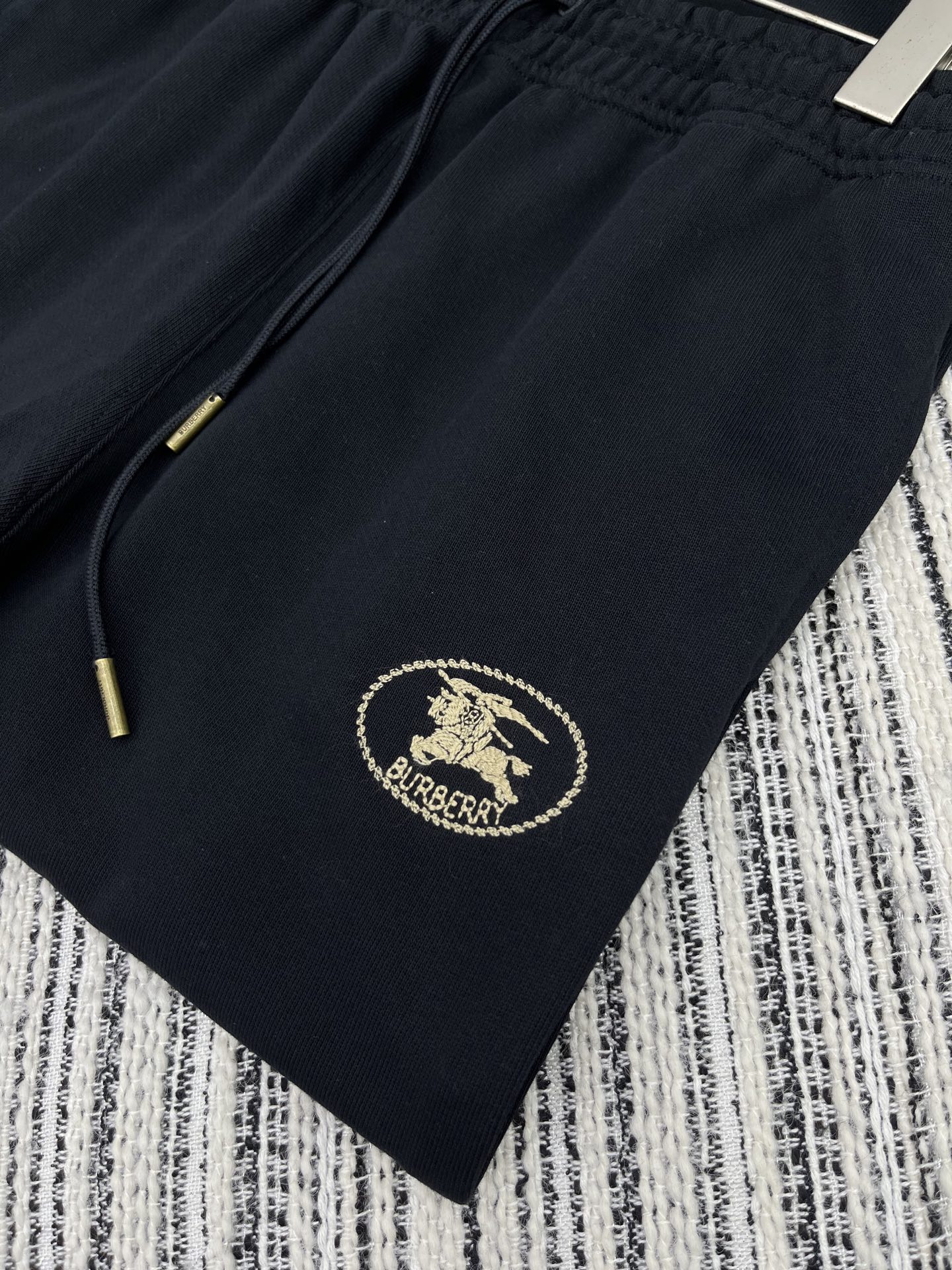 2025 New Winter Suit: High-End Tailoring, Heavy Embroidery, Elegant Leisure Fashion - 图片 6