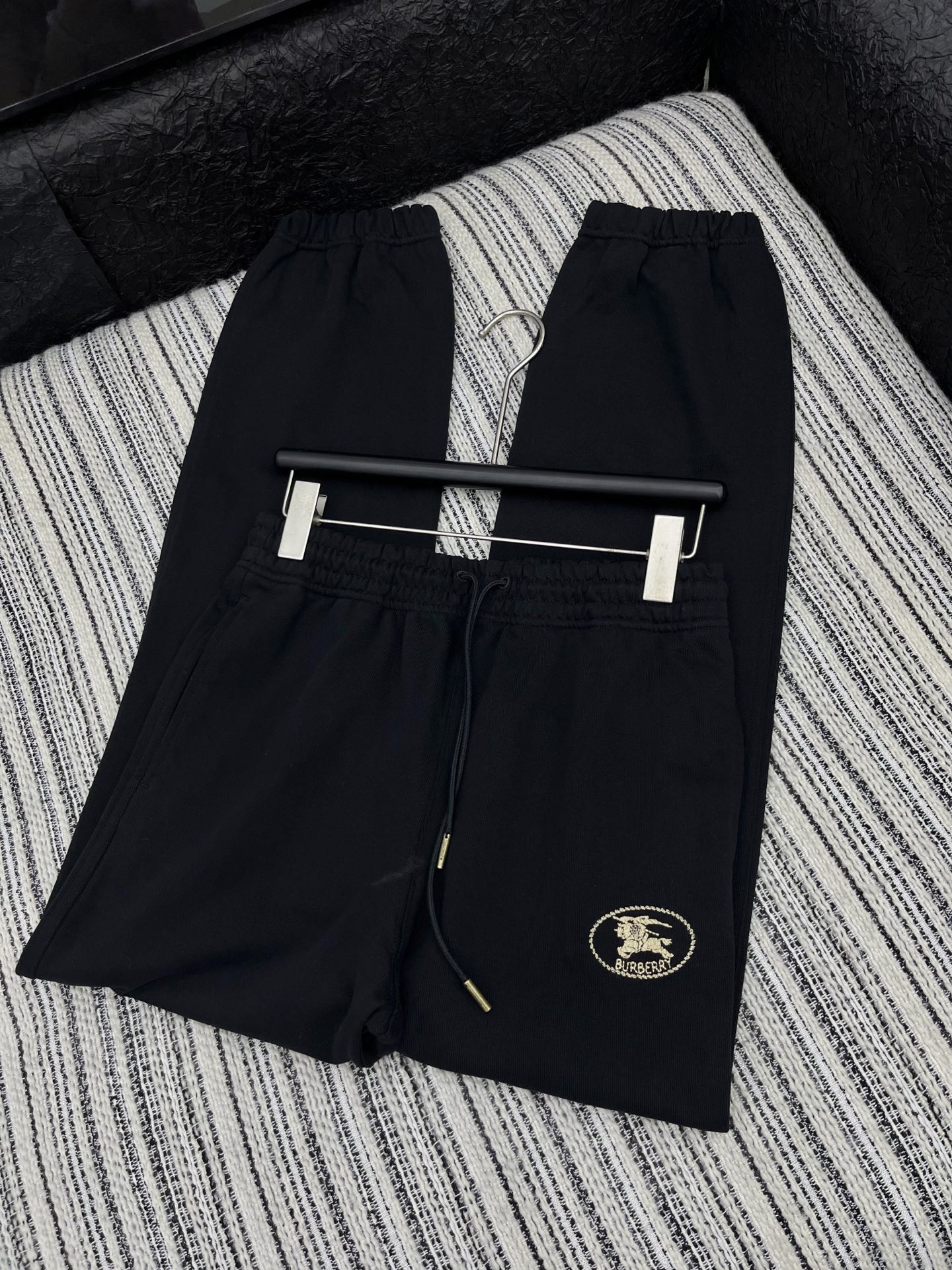 2025 New Winter Suit: High-End Tailoring, Heavy Embroidery, Elegant Leisure Fashion - 图片 7