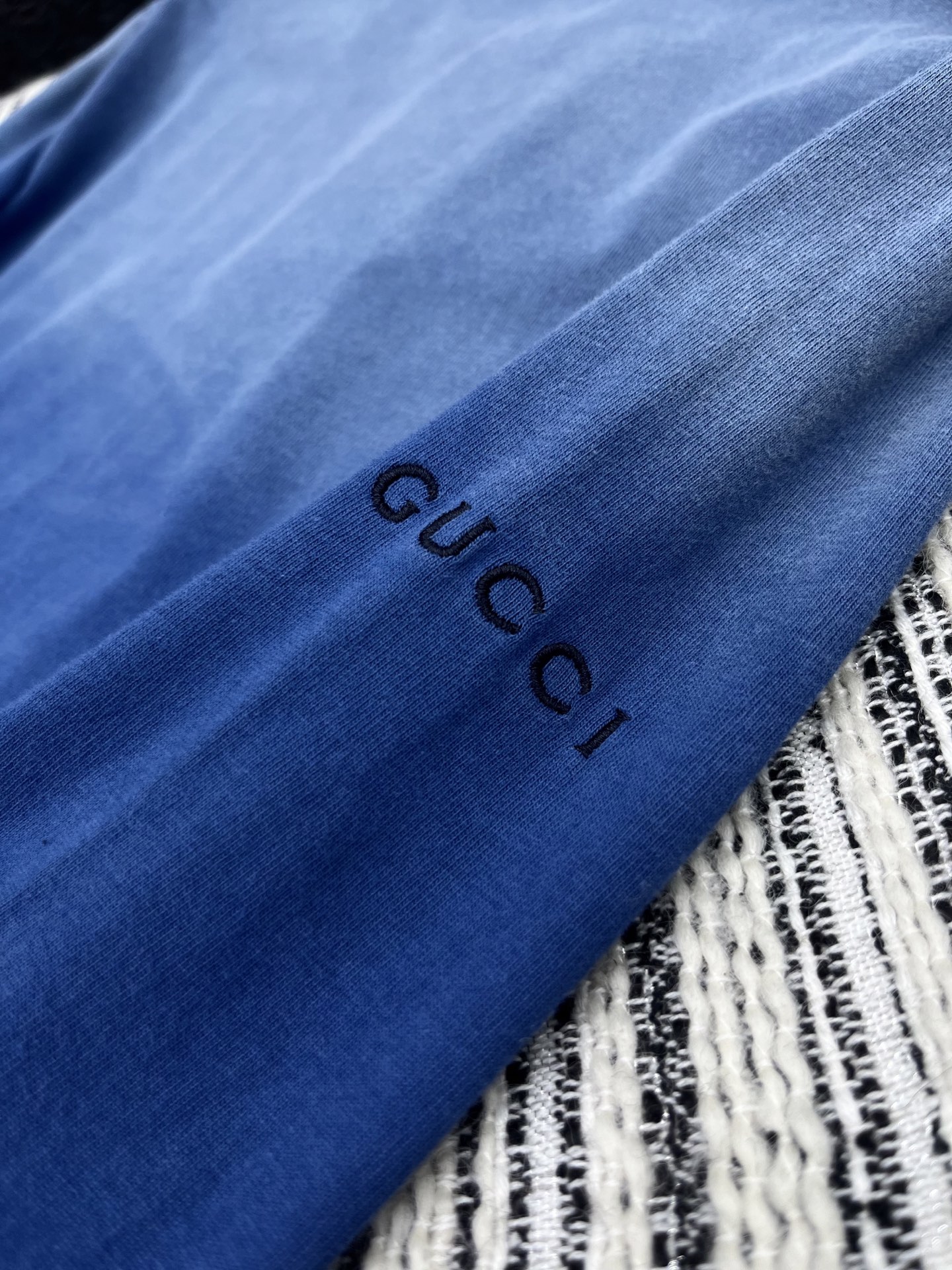 “2025 Cashmere Gucci Suit: Comfortable, Stylish, and Versatile in Blue” - 图片 7