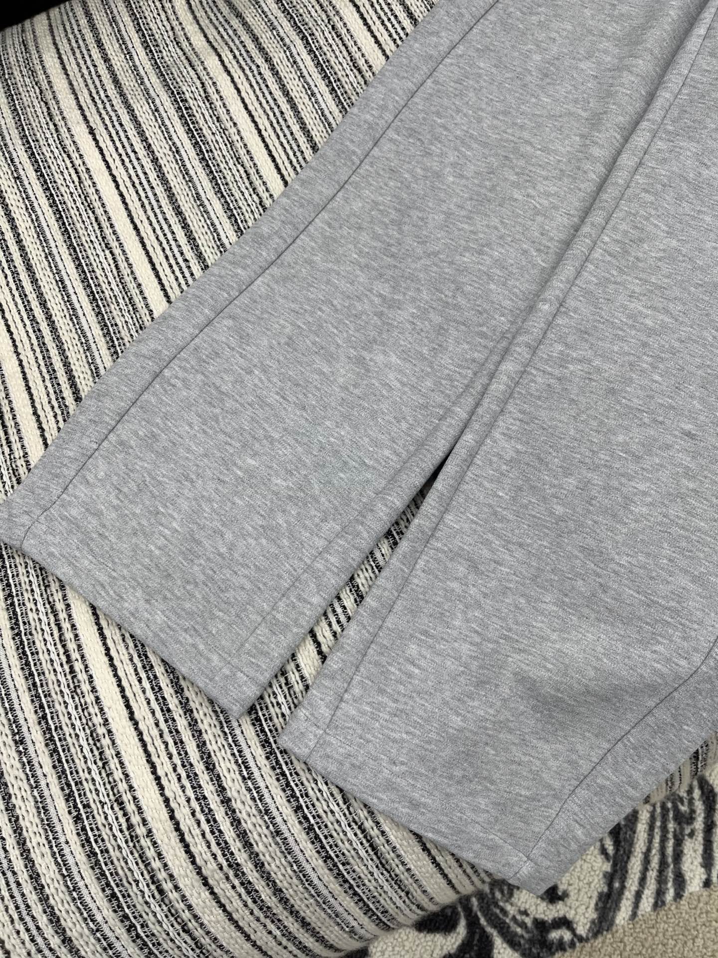 “2025 High-Quality Single-Rate Female Suit in Blue Gray – Sensory Leisure Goddesses” - 图片 4