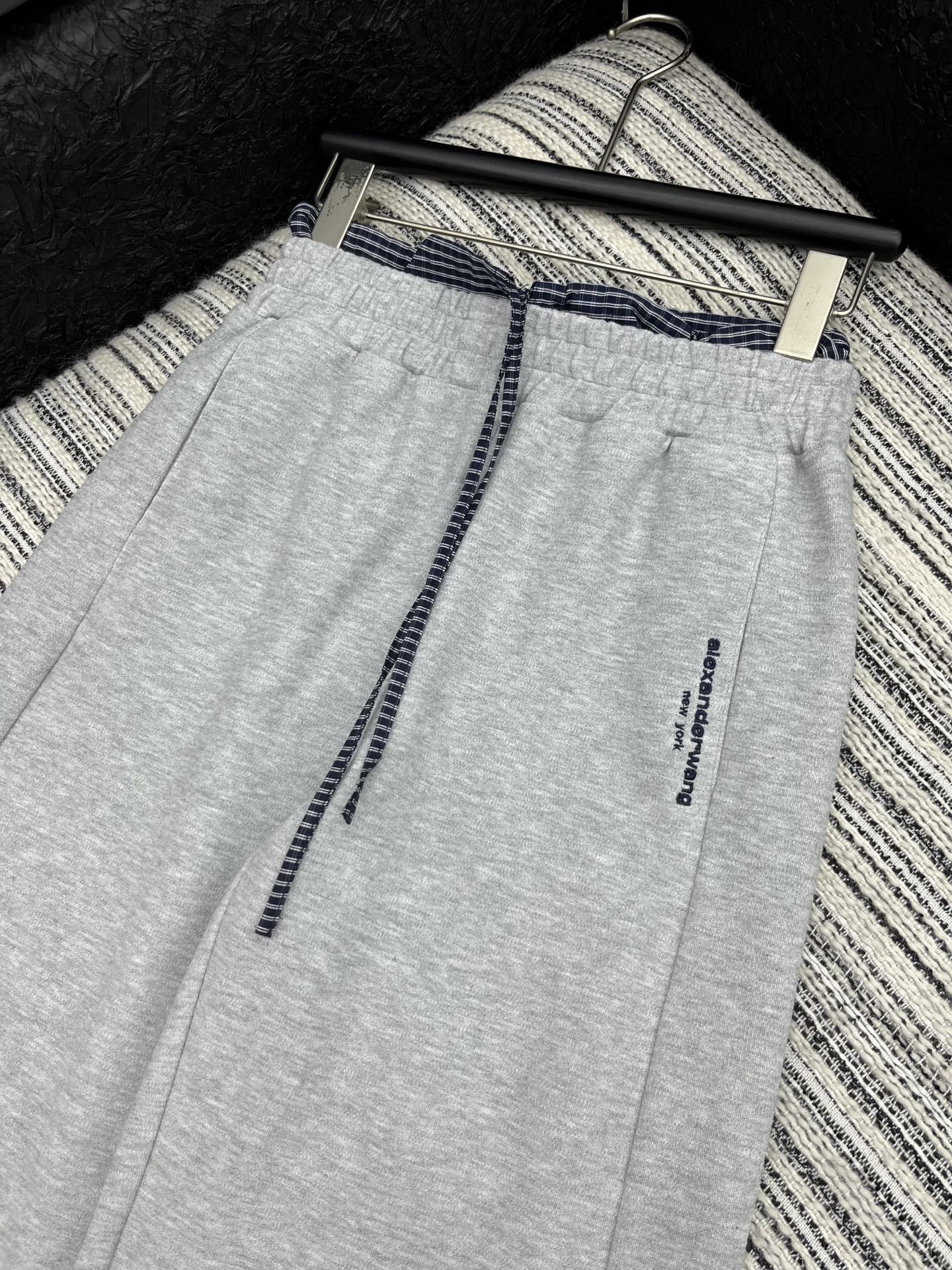 “2025 High-Quality Single-Rate Female Suit in Blue Gray – Sensory Leisure Goddesses” - 图片 2