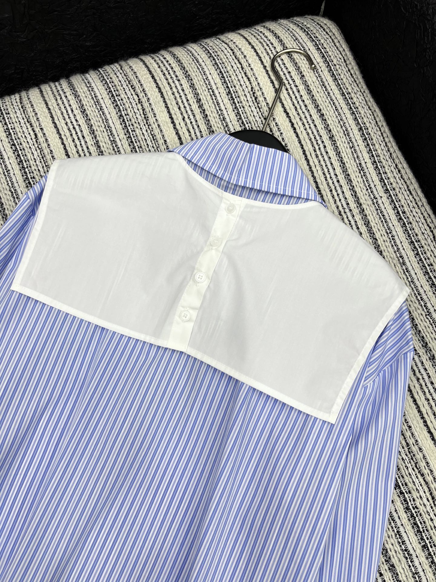 2025 New Embroidered Shawl Shirt for Women in Blue and White, High-Quality Cotton Silk - 图片 7