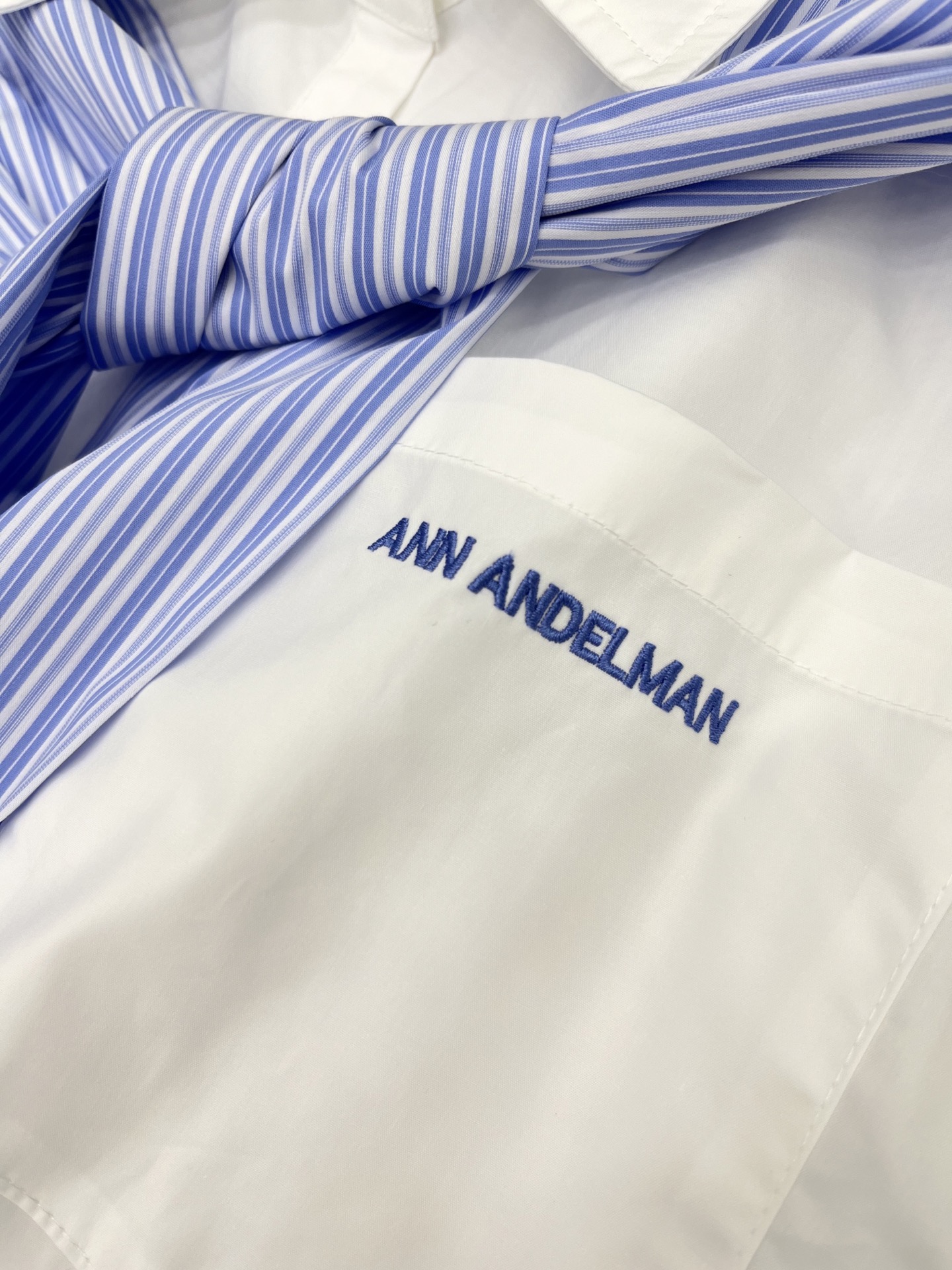 2025 New Single Hard-Core Women’s Suit: Embroidered Crumbed Shawl Shirt - 图片 6