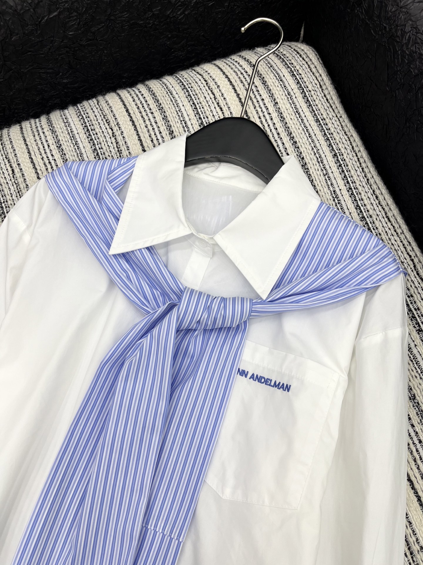 2025 New Single Hard-Core Women’s Suit: Embroidered Crumbed Shawl Shirt - 图片 2