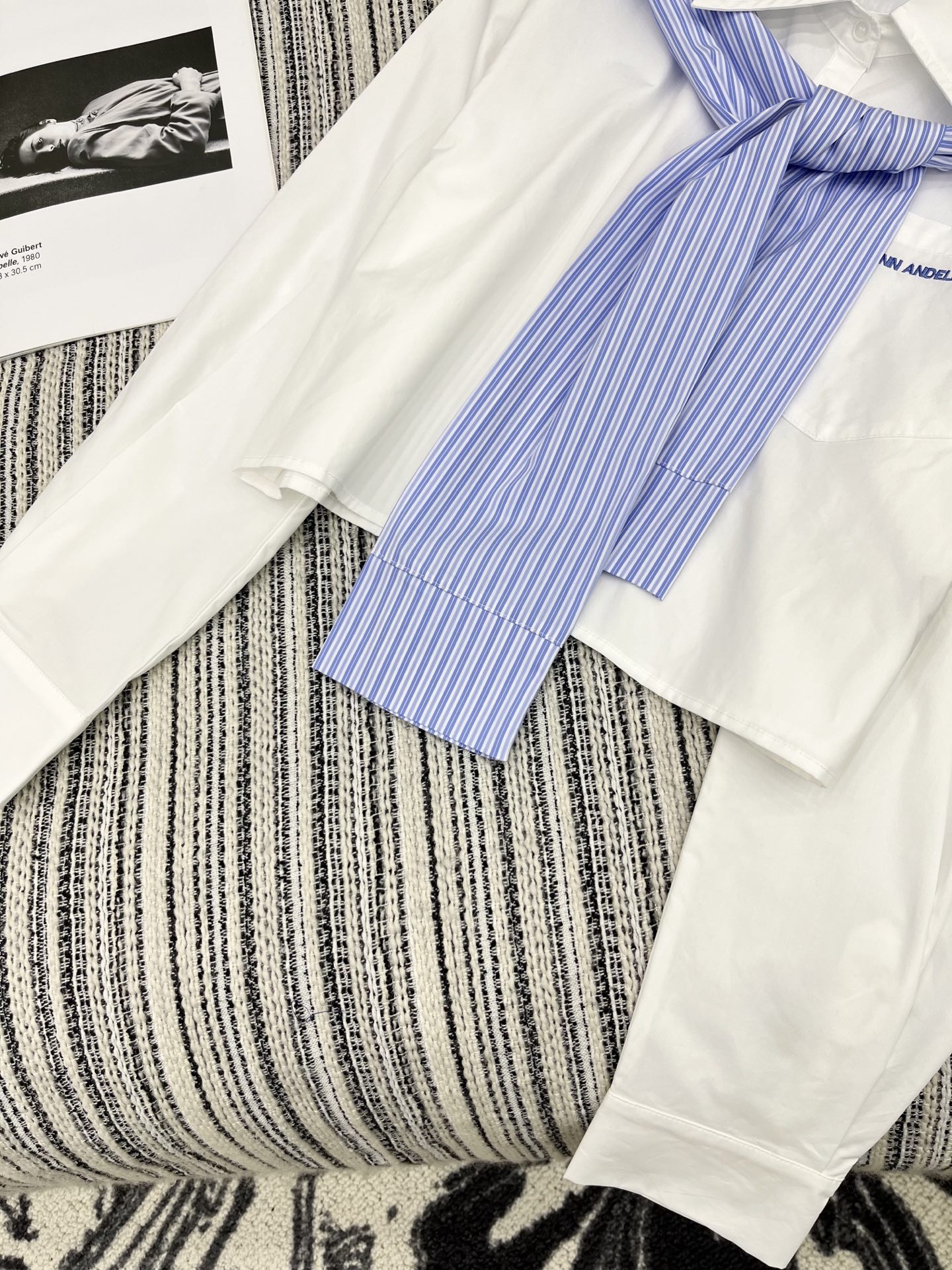 2025 New Single Hard-Core Women’s Suit: Embroidered Crumbed Shawl Shirt - 图片 4