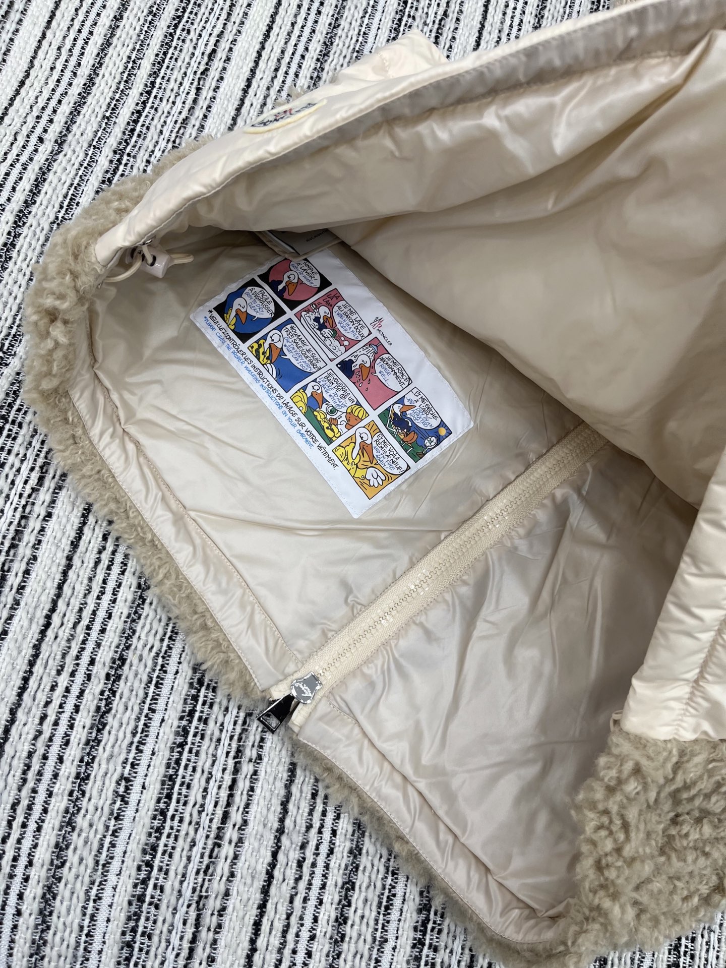 🛒𝐍𝐄𝐖 · 𝟐𝟎𝟐5/爆款现货

【原版定制】Mon*｜25秋冬泰迪毛毛拼接羽绒马甲外套
代购爆款本季