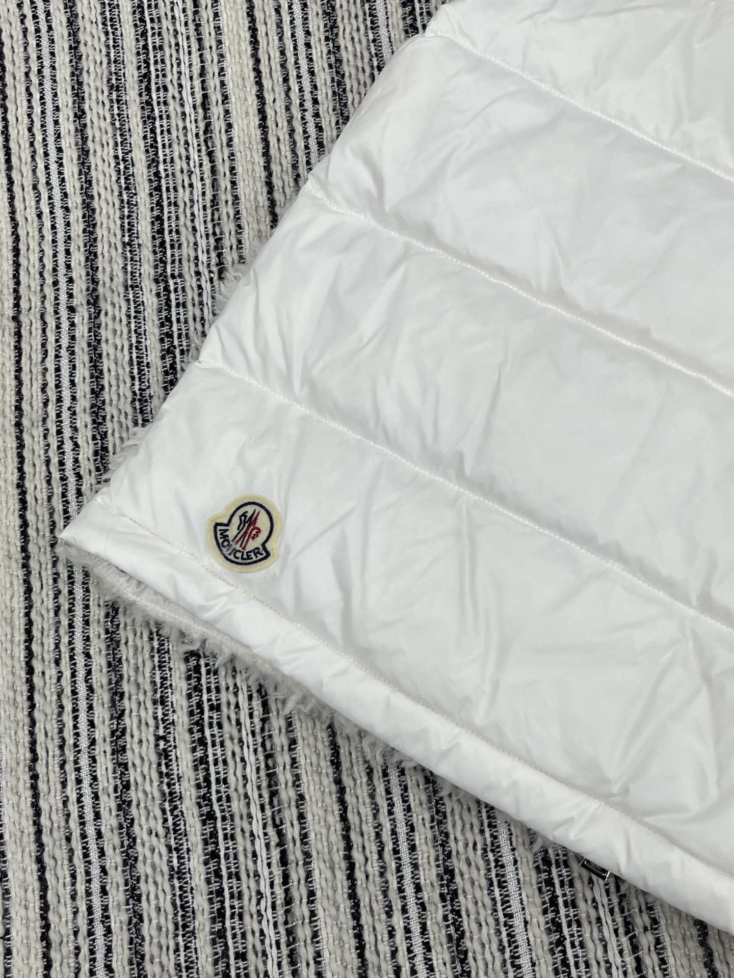 🛒𝐍𝐄𝐖 · 𝟐𝟎𝟐5/爆款现货

【原版定制】Mon*｜25秋冬泰迪毛毛拼接羽绒马甲外套
代购爆款本季