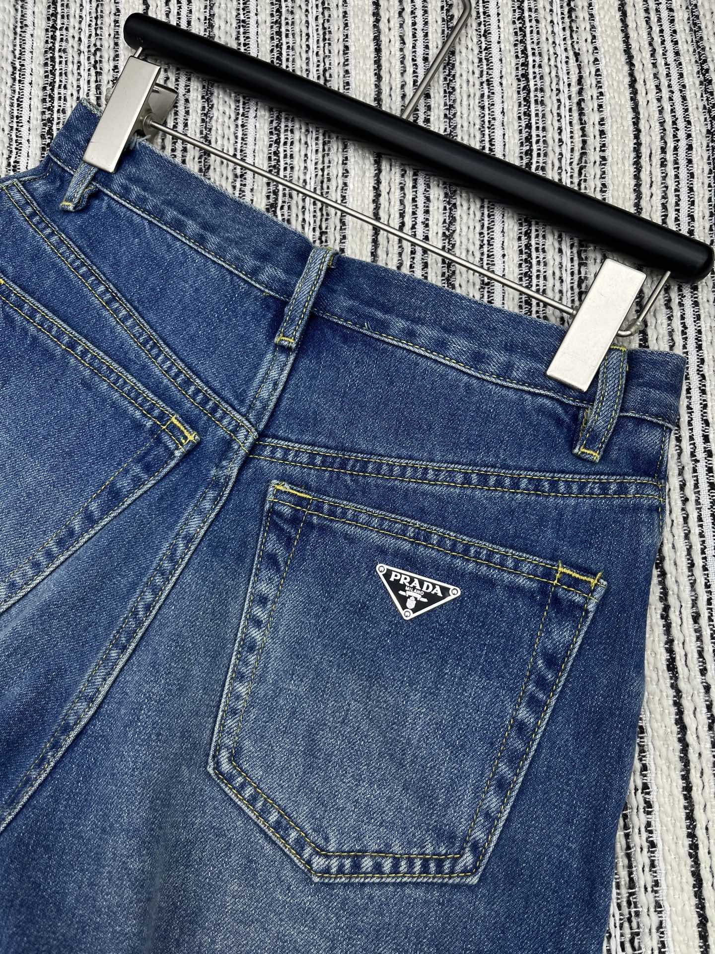 2025 New Explosion: Blue Single-Rate Female Suit with High-Waist and Wide Legs - 图片 6