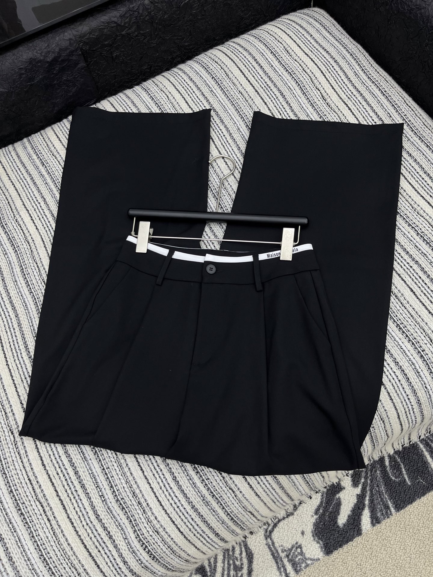“2025 Female Suit with Dustproof Bags: High-Quality Crafted Design in Black Gray” - 图片 5