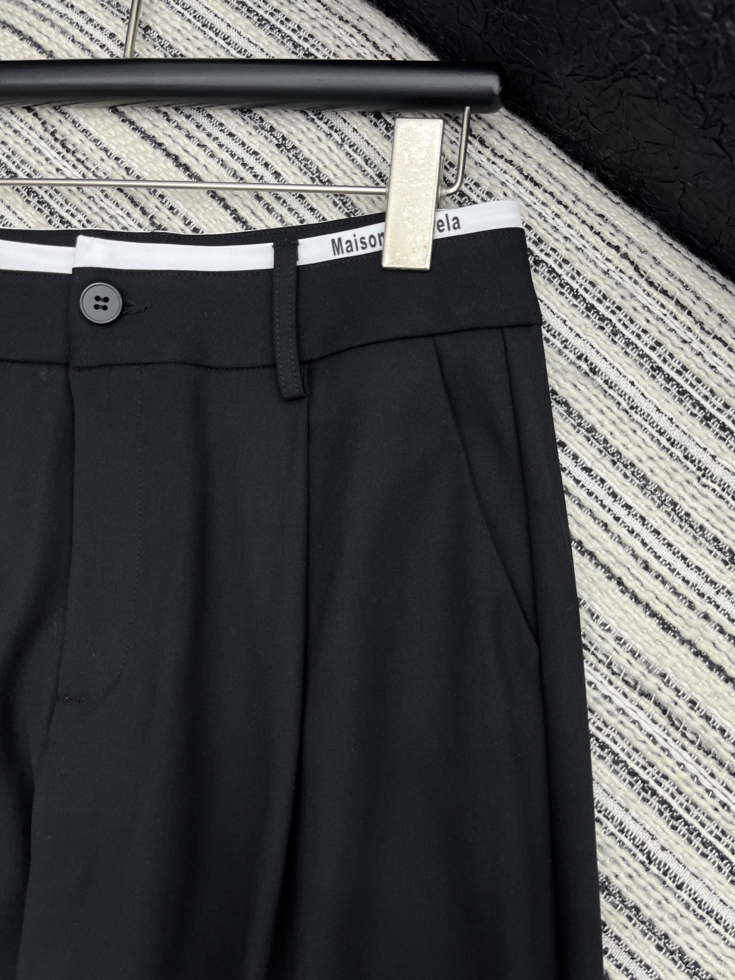 “2025 Female Suit with Dustproof Bags: High-Quality Crafted Design in Black Gray” - 图片 3