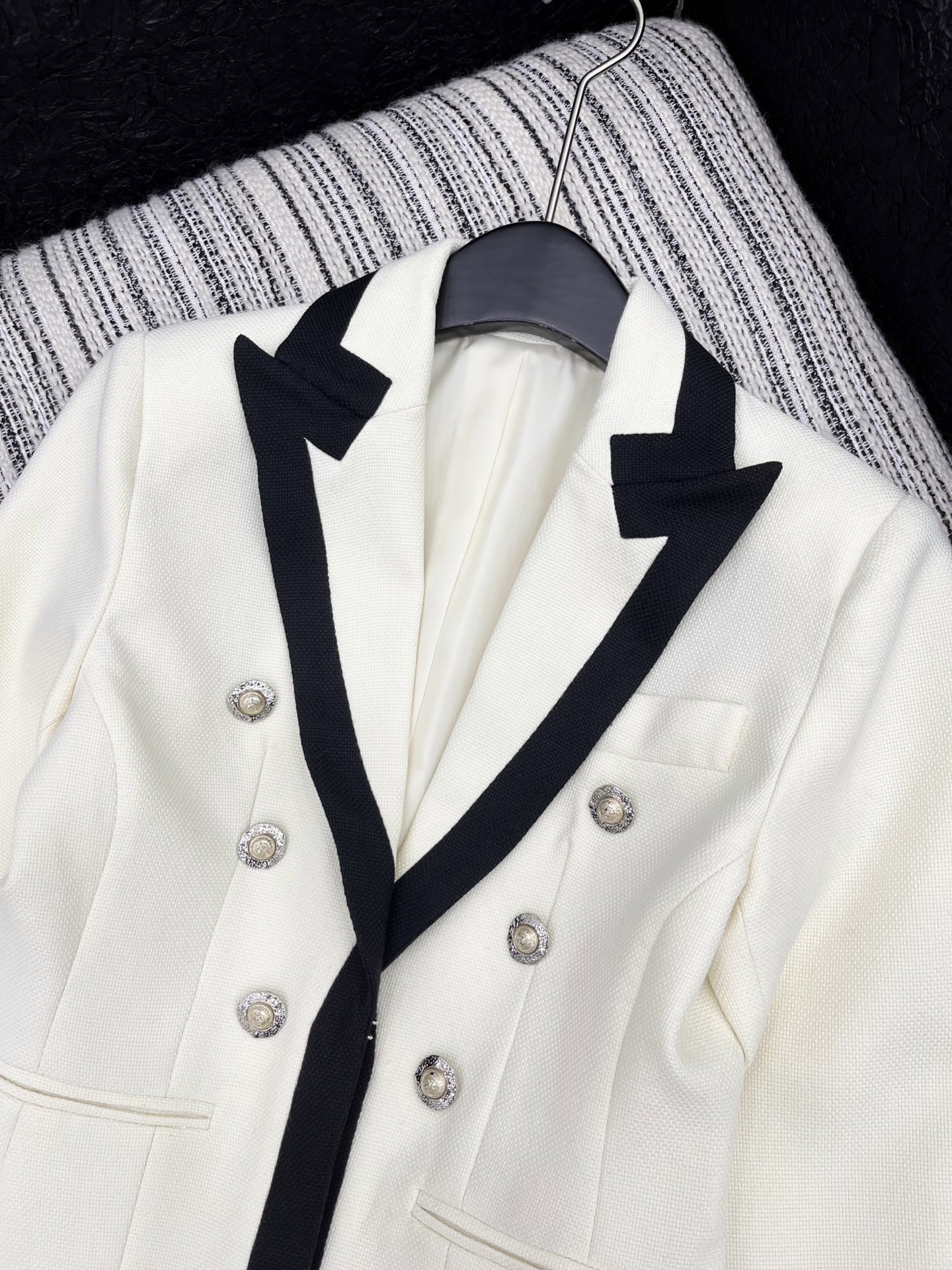 “2025 Women’s Suit: Classic Style, Tailored Fit, Beige Color Options” - 图片 2