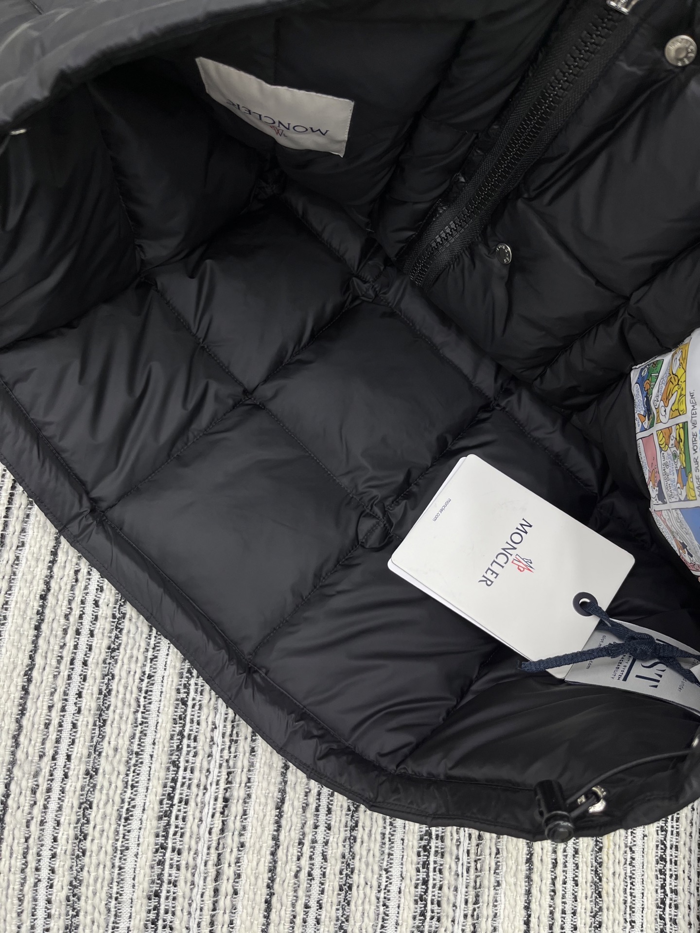 🛒𝐍𝐄𝐖 · 𝟐𝟎𝟐5/爆款现货

原单品质  Mon*｜25秋冬新品
代购爆款本季最好看的一款羽绒服外
