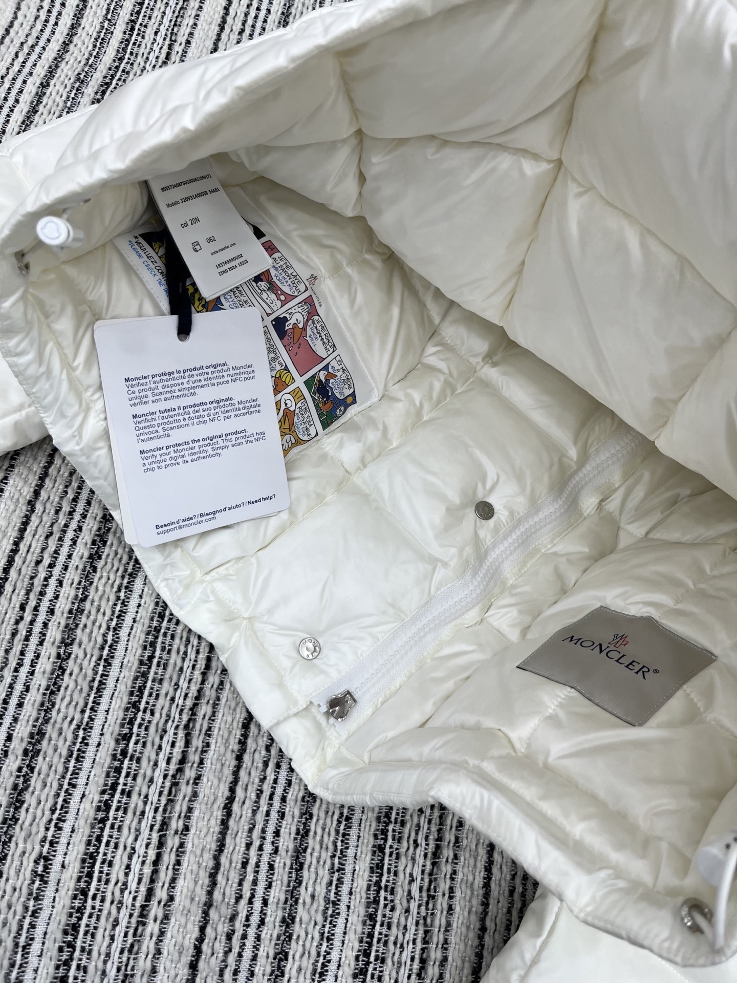 🛒𝐍𝐄𝐖 · 𝟐𝟎𝟐5/爆款现货

原单品质  Mon*｜25秋冬新品
代购爆款本季最好看的一款羽绒服外