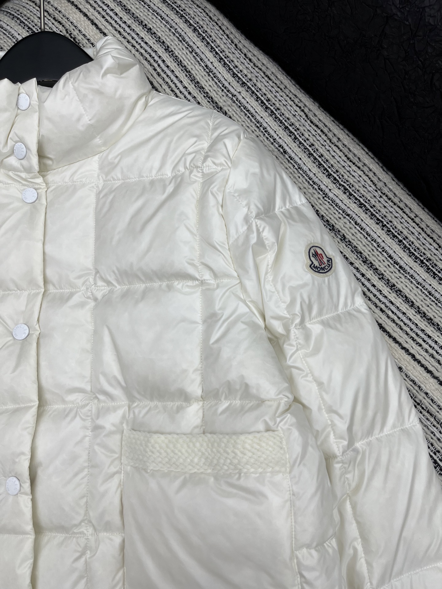 🛒𝐍𝐄𝐖 · 𝟐𝟎𝟐5/爆款现货

原单品质  Mon*｜25秋冬新品
代购爆款本季最好看的一款羽绒服外