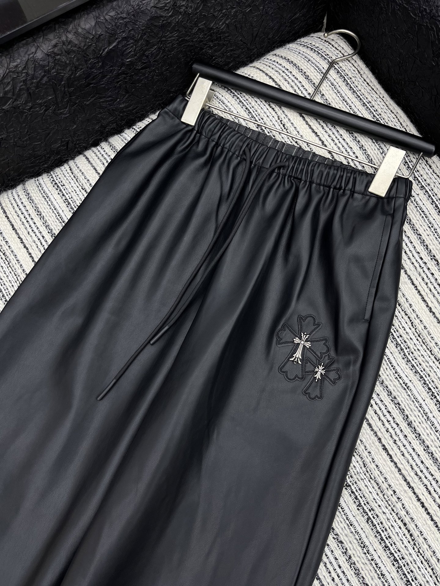 “2025 New Single-Rate Female Suit: Stylish, Sophisticated, and Customizable All-Season Wear” - 图片 2