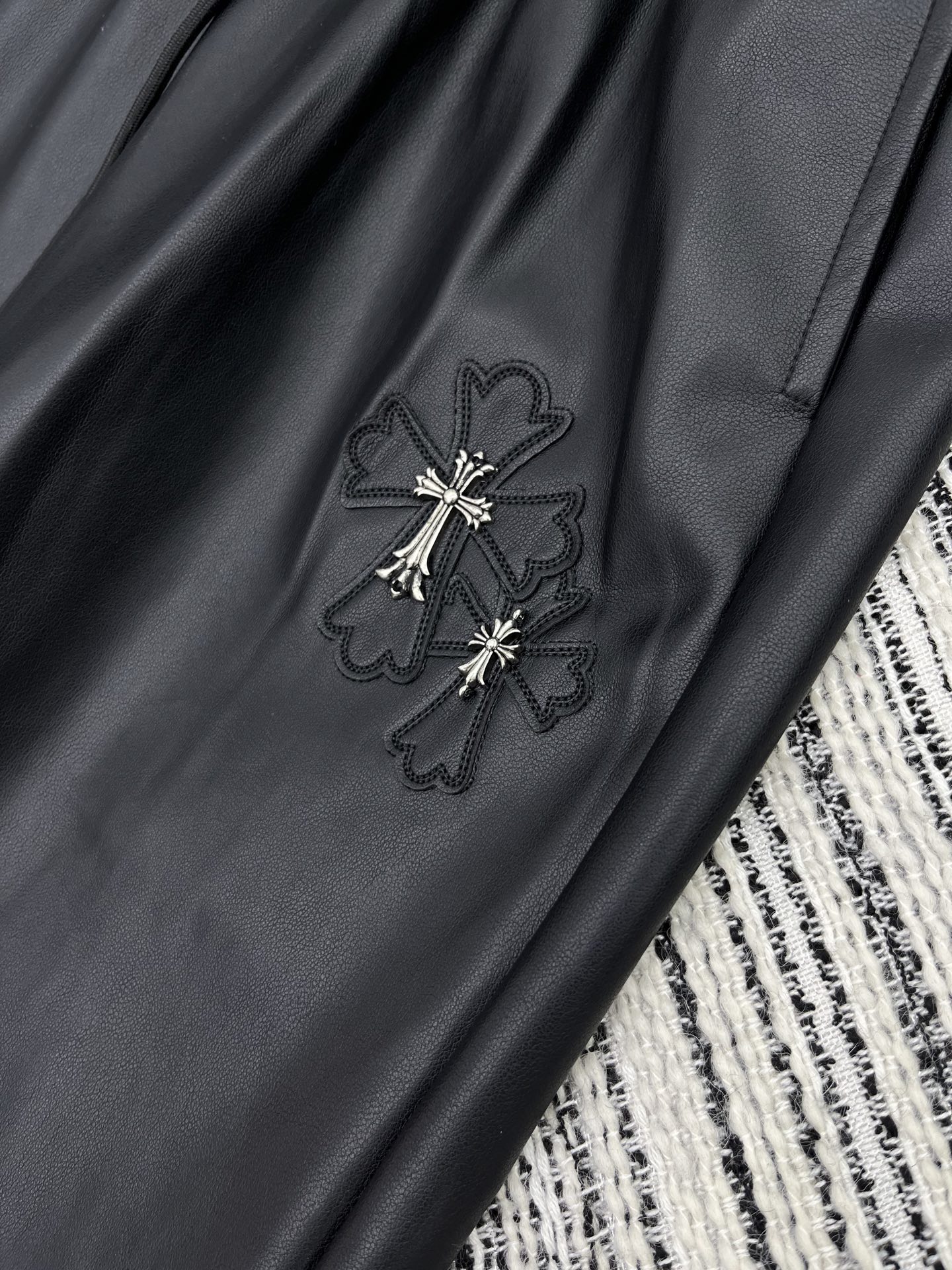 “2025 New Single-Rate Female Suit: Stylish, Sophisticated, and Customizable All-Season Wear” - 图片 5