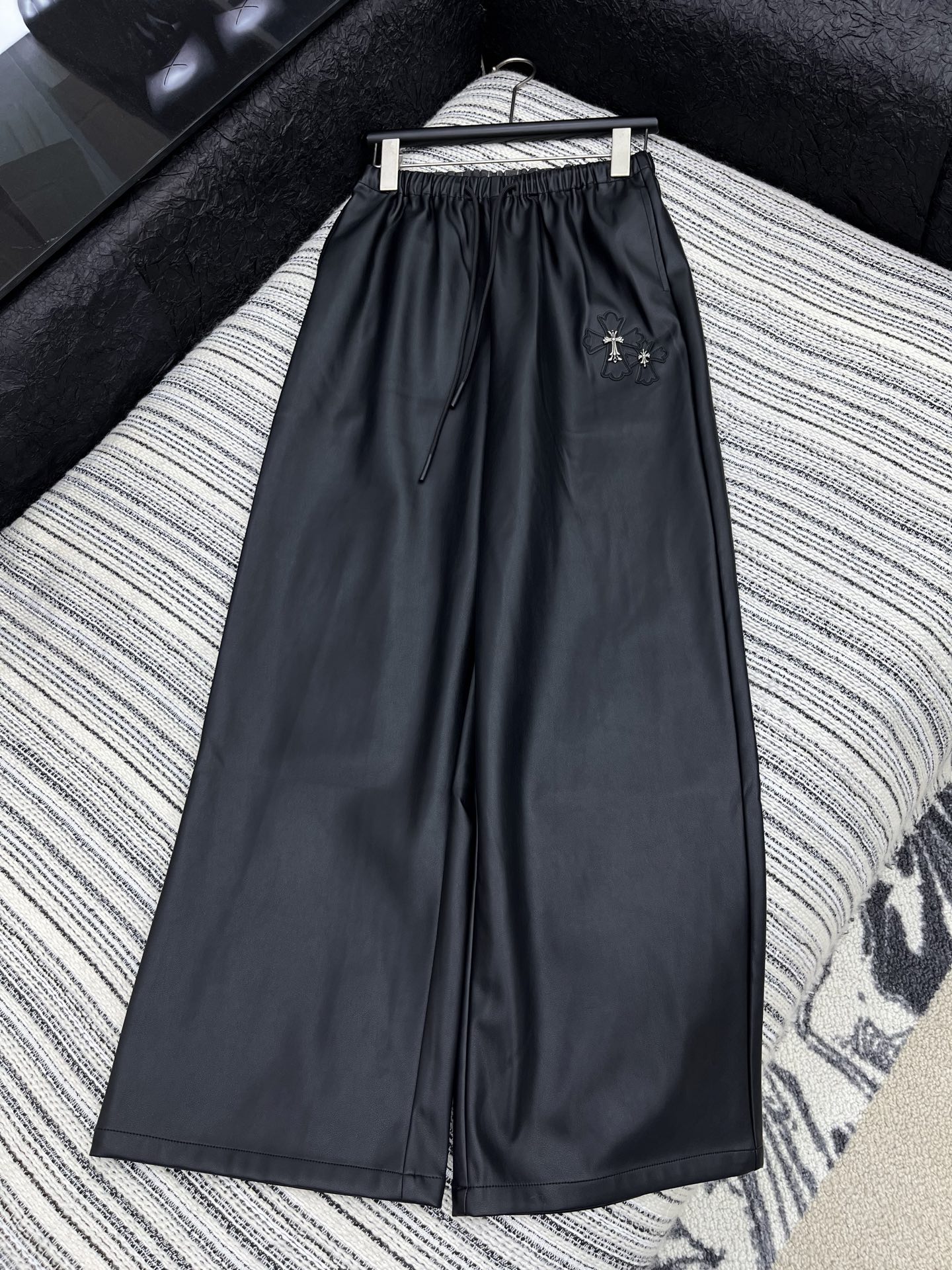 “2025 New Single-Rate Female Suit: Stylish, Sophisticated, and Customizable All-Season Wear” - 图片 1