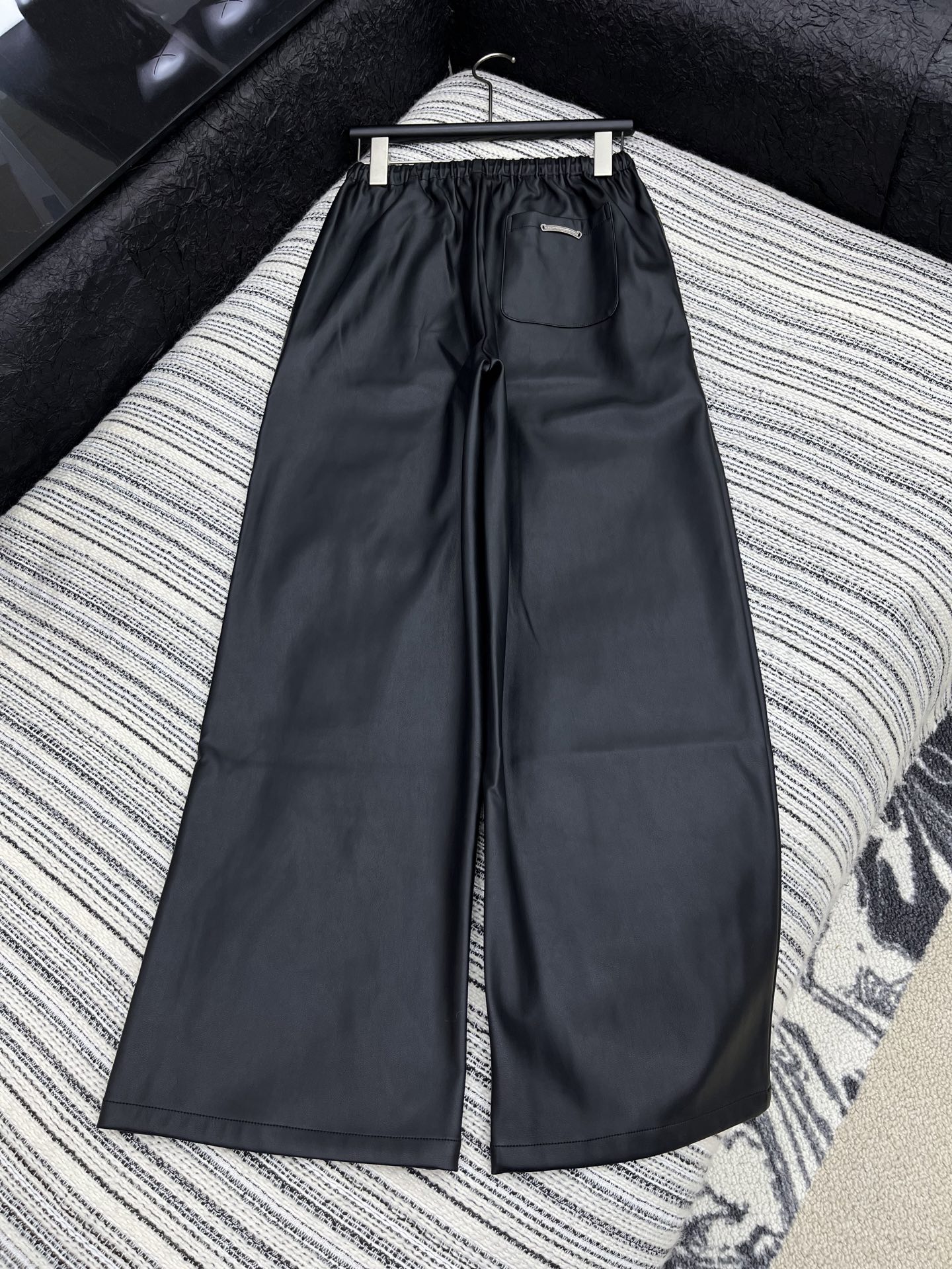 “2025 New Single-Rate Female Suit: Stylish, Sophisticated, and Customizable All-Season Wear” - 图片 7