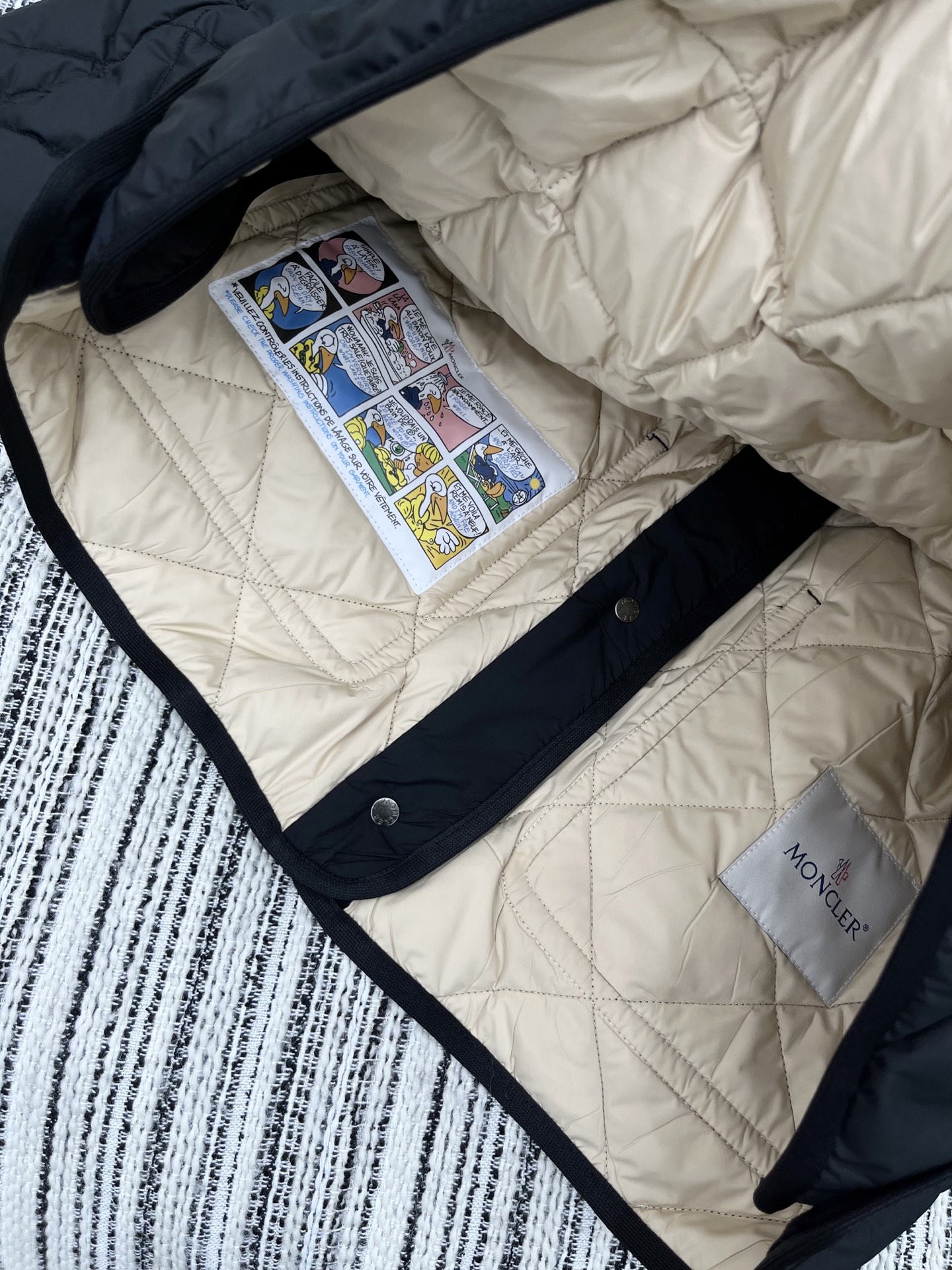 🛒𝐍𝐄𝐖 · 𝟐𝟎𝟐5/爆款现货

原单品质   Mon*｜25秋冬新品【配腰带】
代购爆款本季最好看的