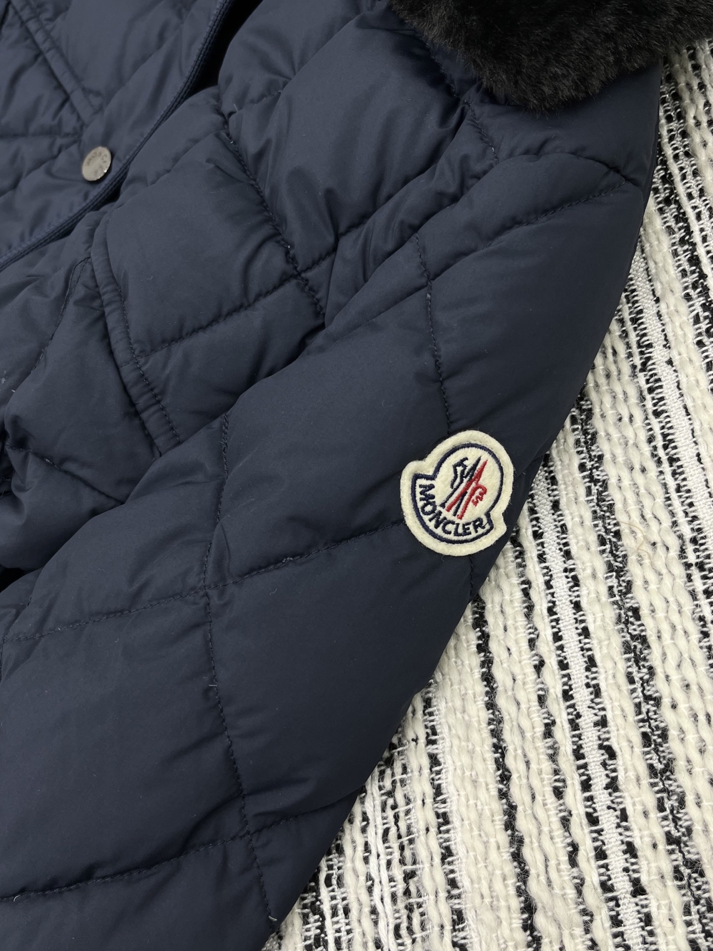 🛒𝐍𝐄𝐖 · 𝟐𝟎𝟐5/爆款现货

原单品质   Mon*｜25秋冬新品【配腰带】
代购爆款本季最好看的